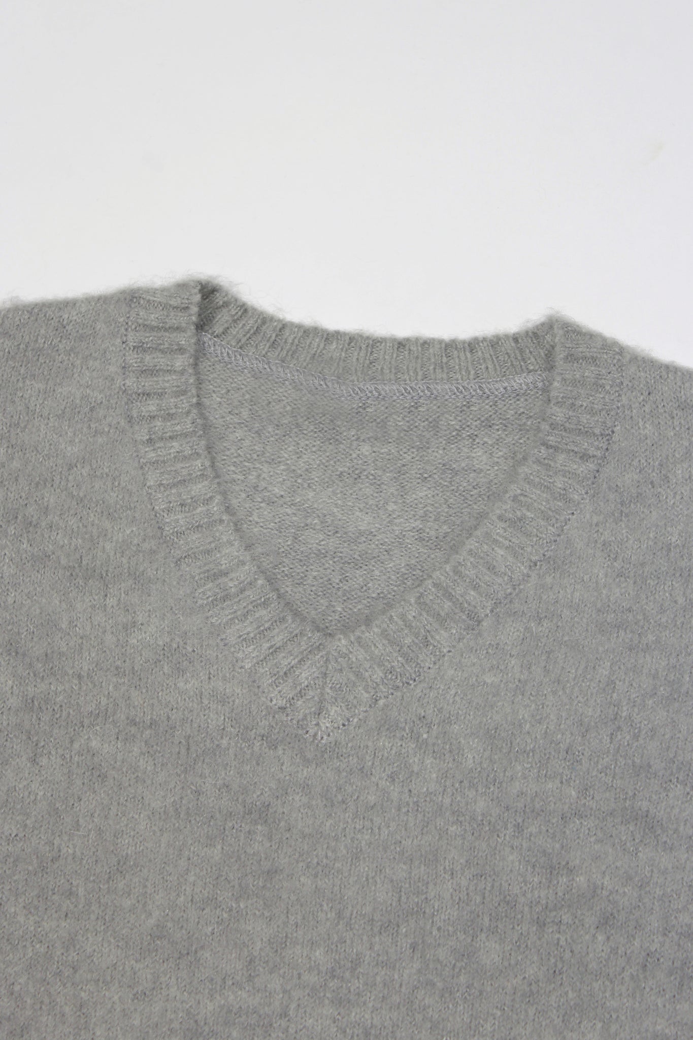 Vion Alpaca V-Neck Sweater in Grey
