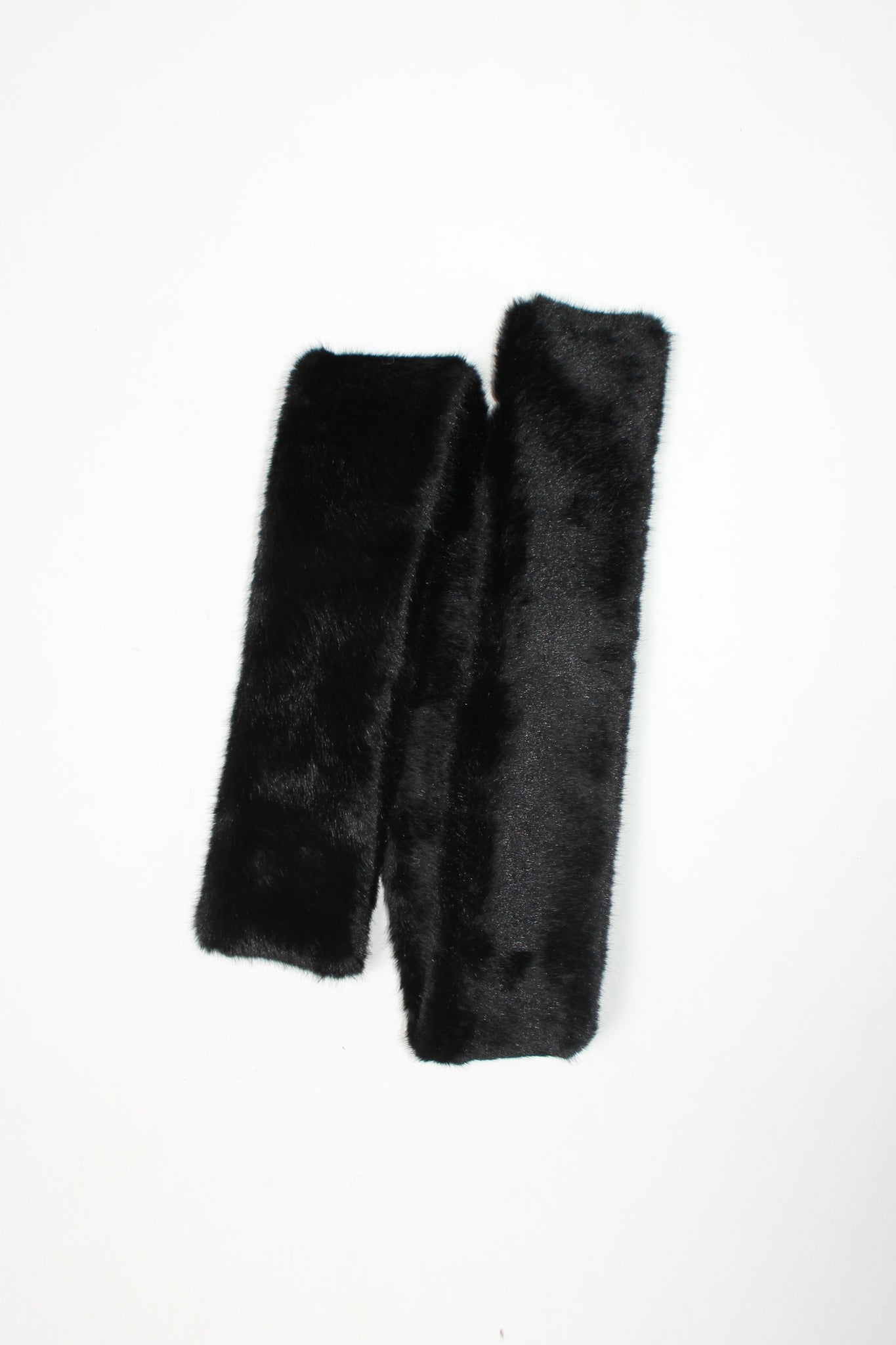 Petite Faux Fur Scarf in Black