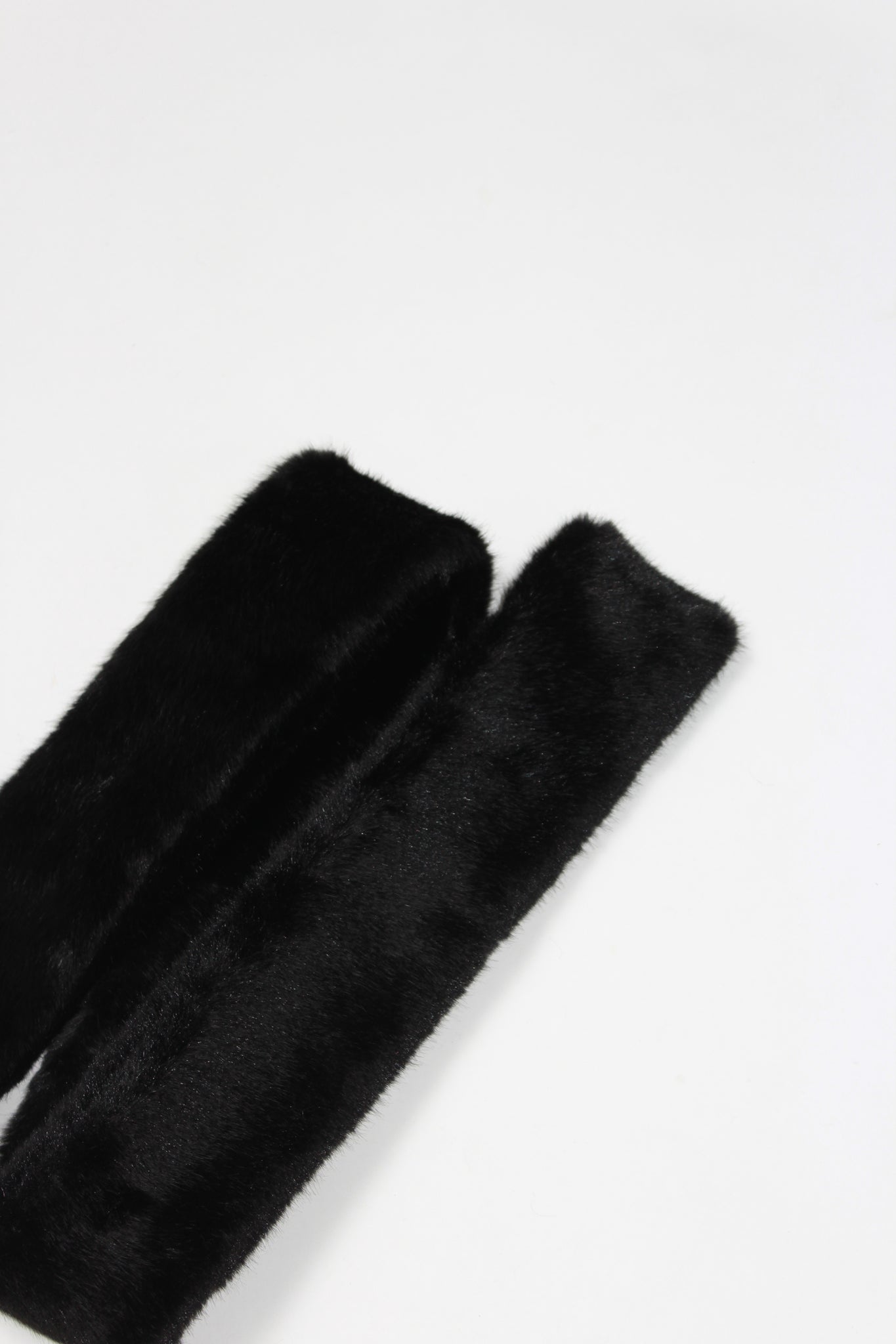 Petite Faux Fur Scarf in Black