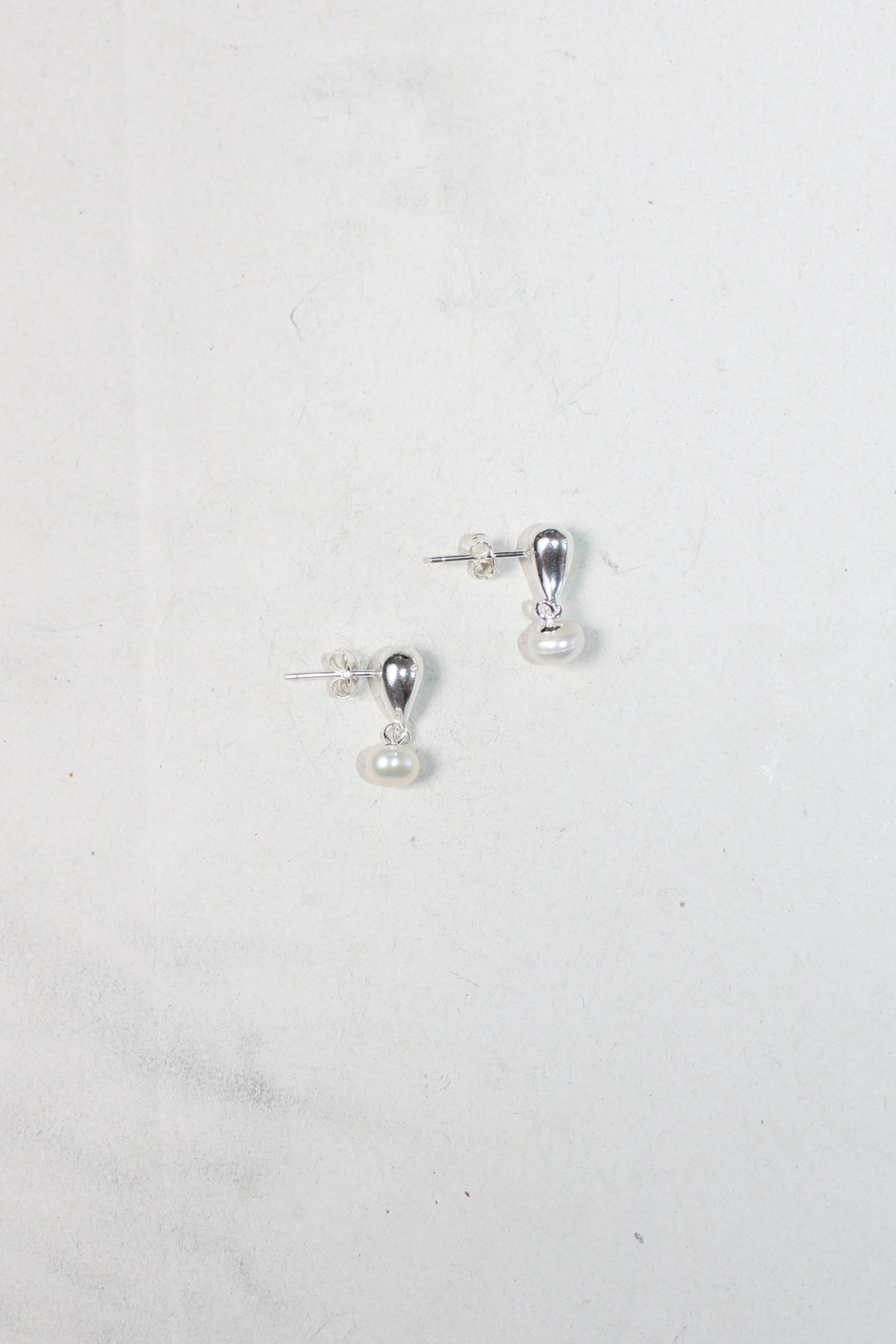 Pearl Drop Earring