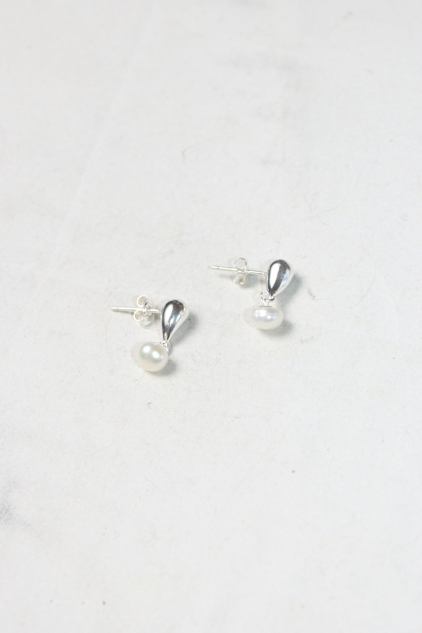 Pearl Drop Earring