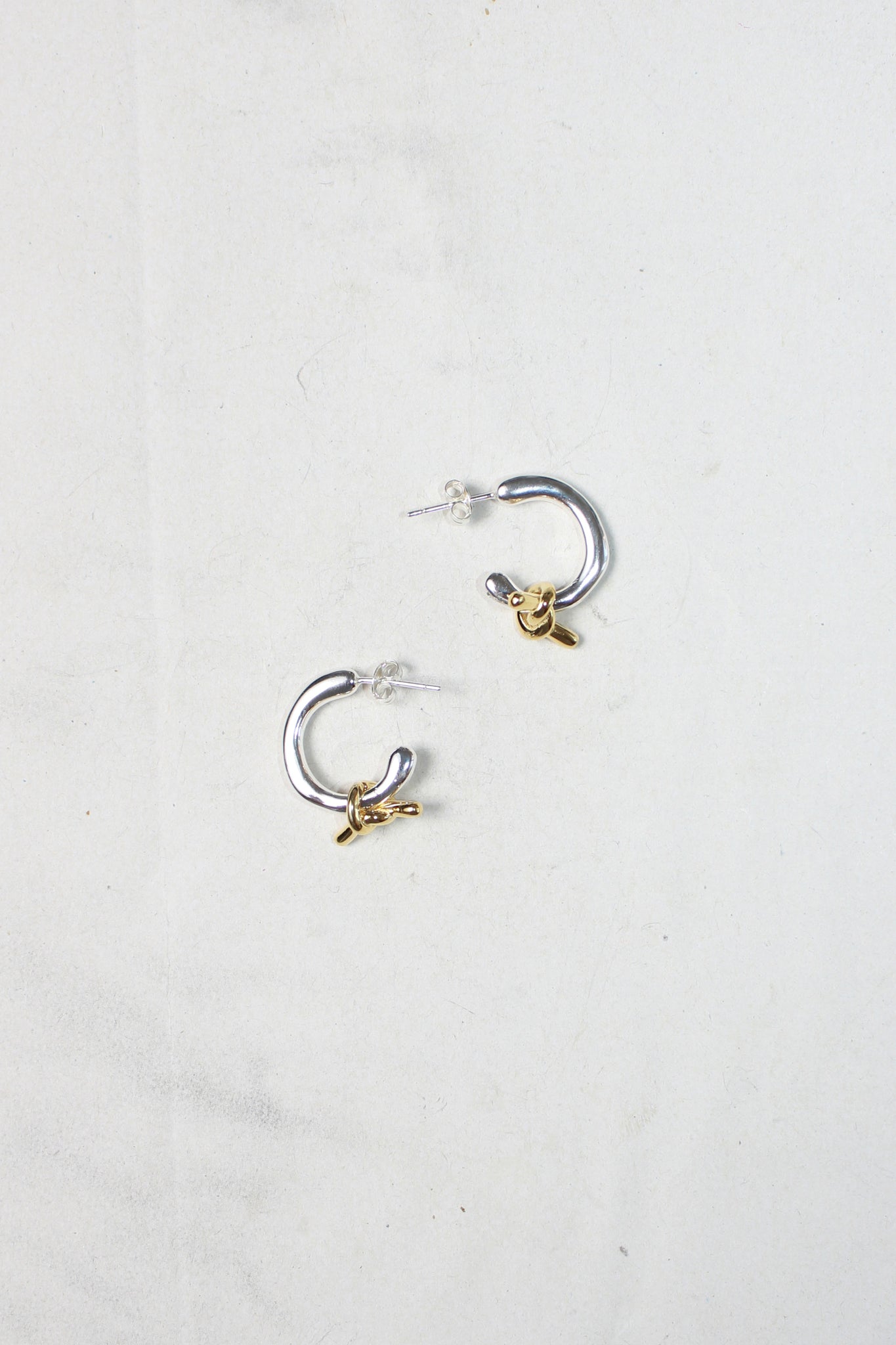 Knot Gold Contrast Earring