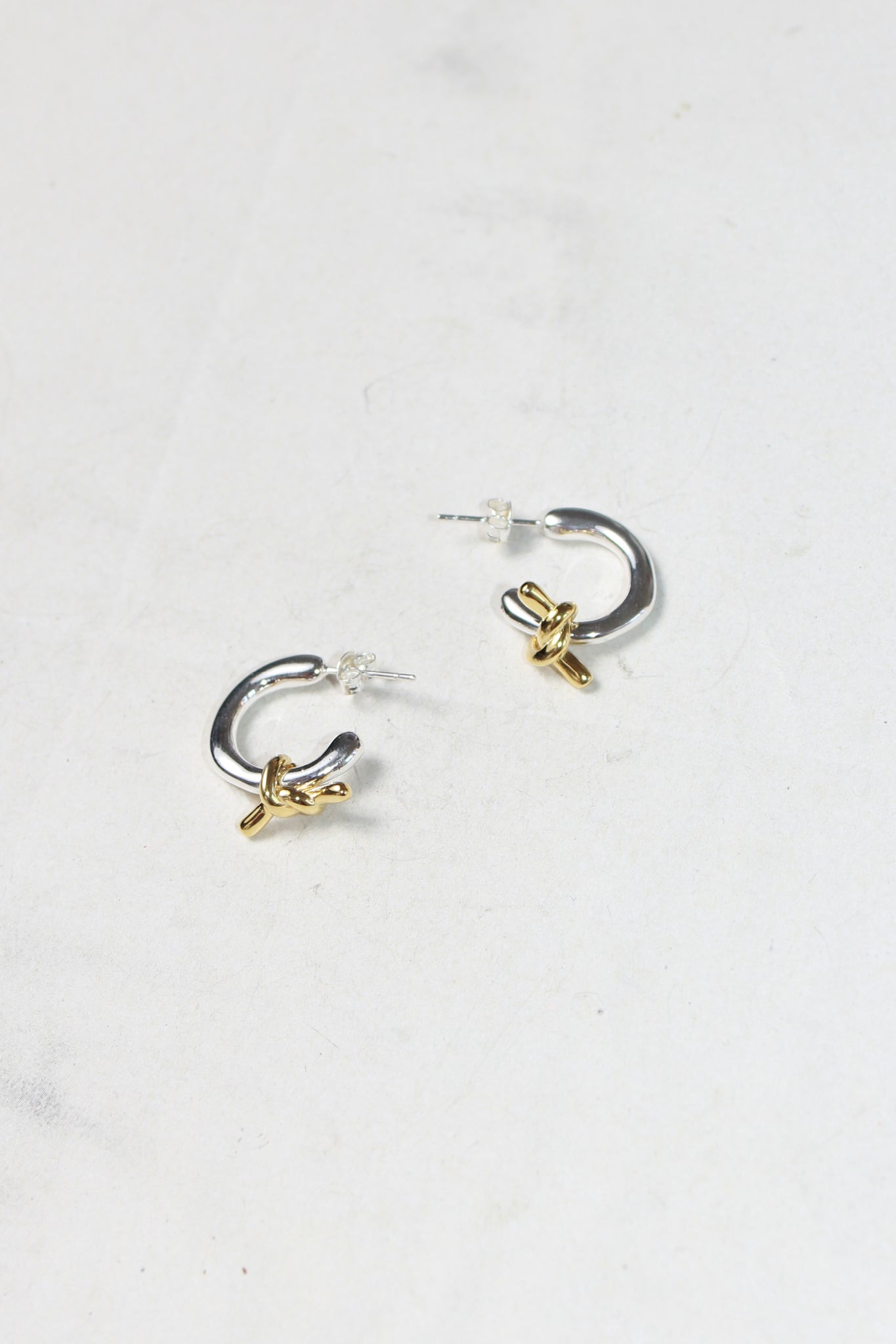Knot Gold Contrast Earring