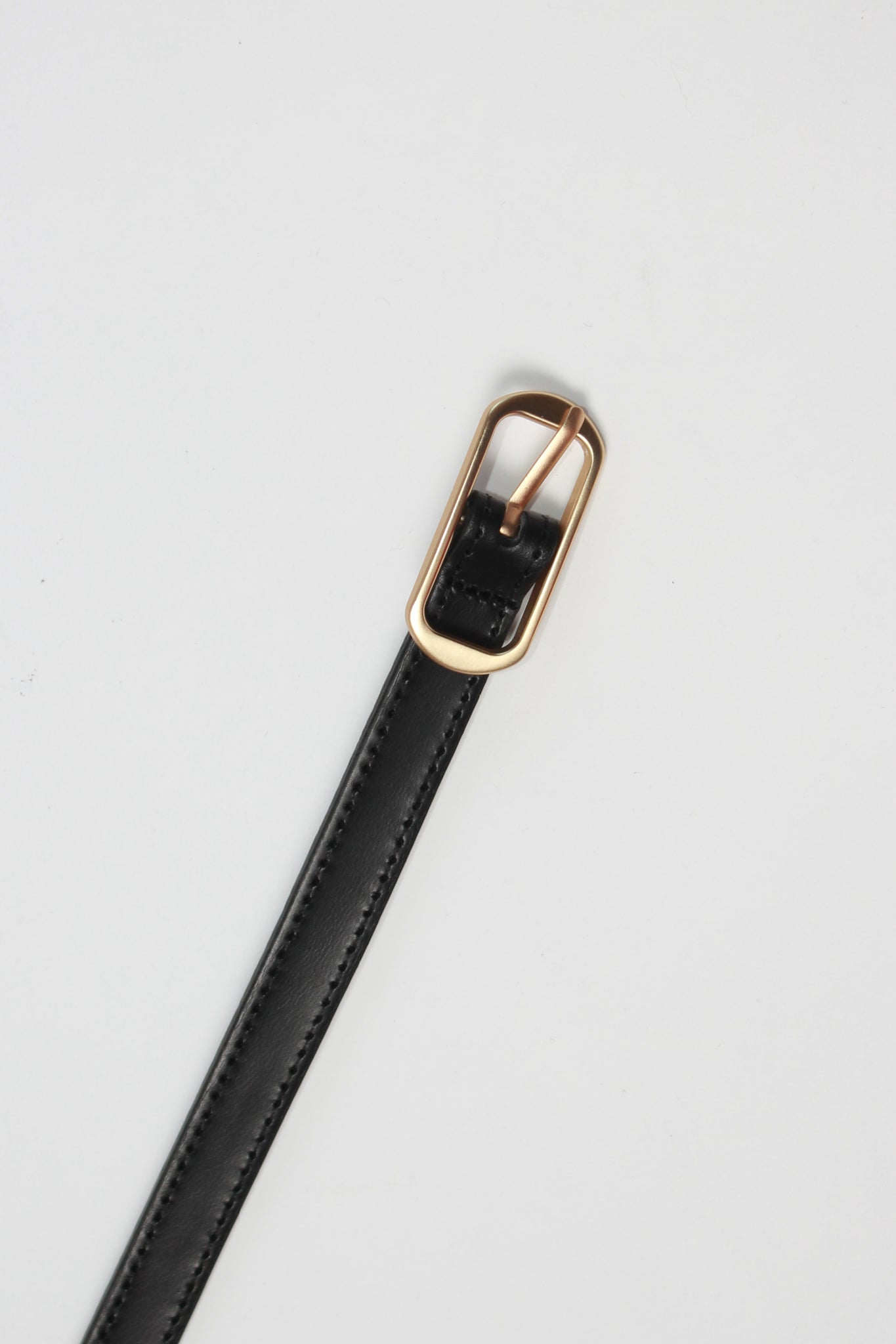 Terr Leather Belt in Gold Black