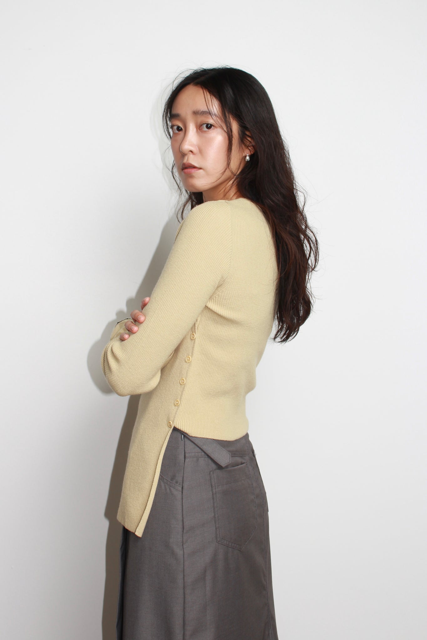 Unbalance Button detail Sweater in Brown