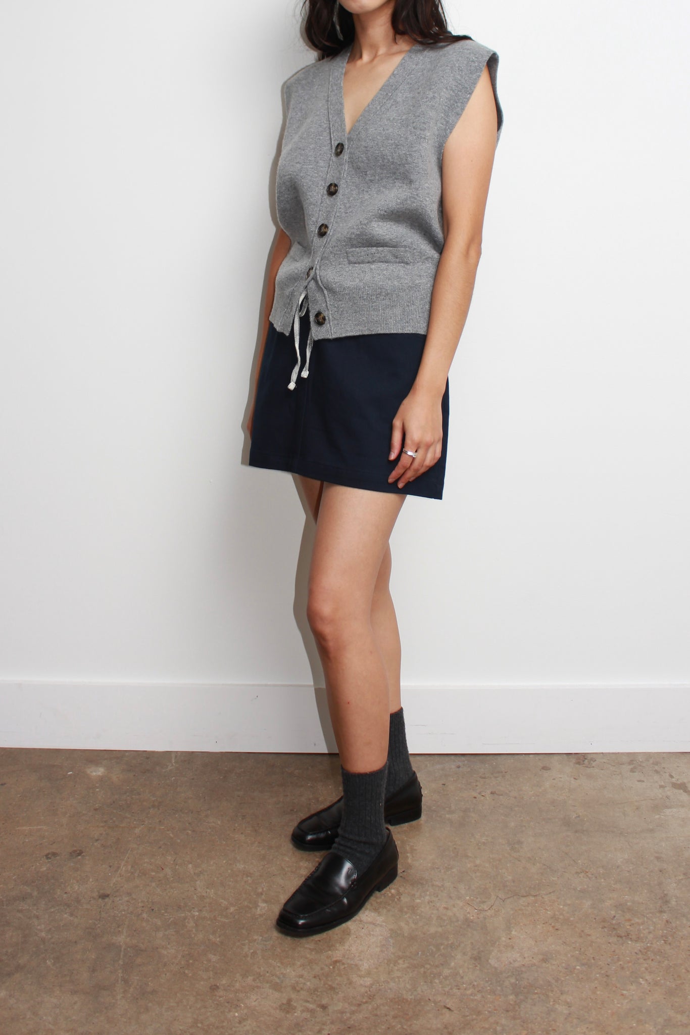 V-neck Button down Vest in Grey