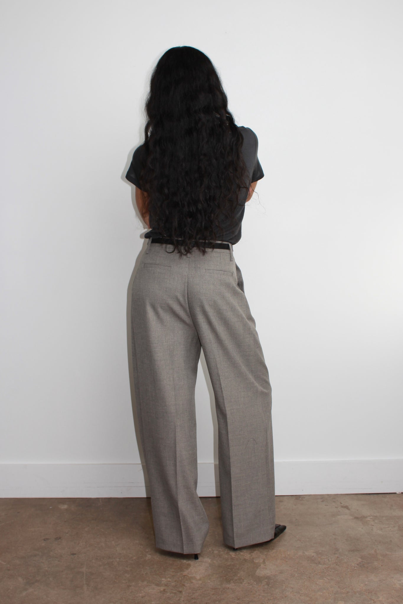 Momento Pin-tuck Trousers in Grey beige