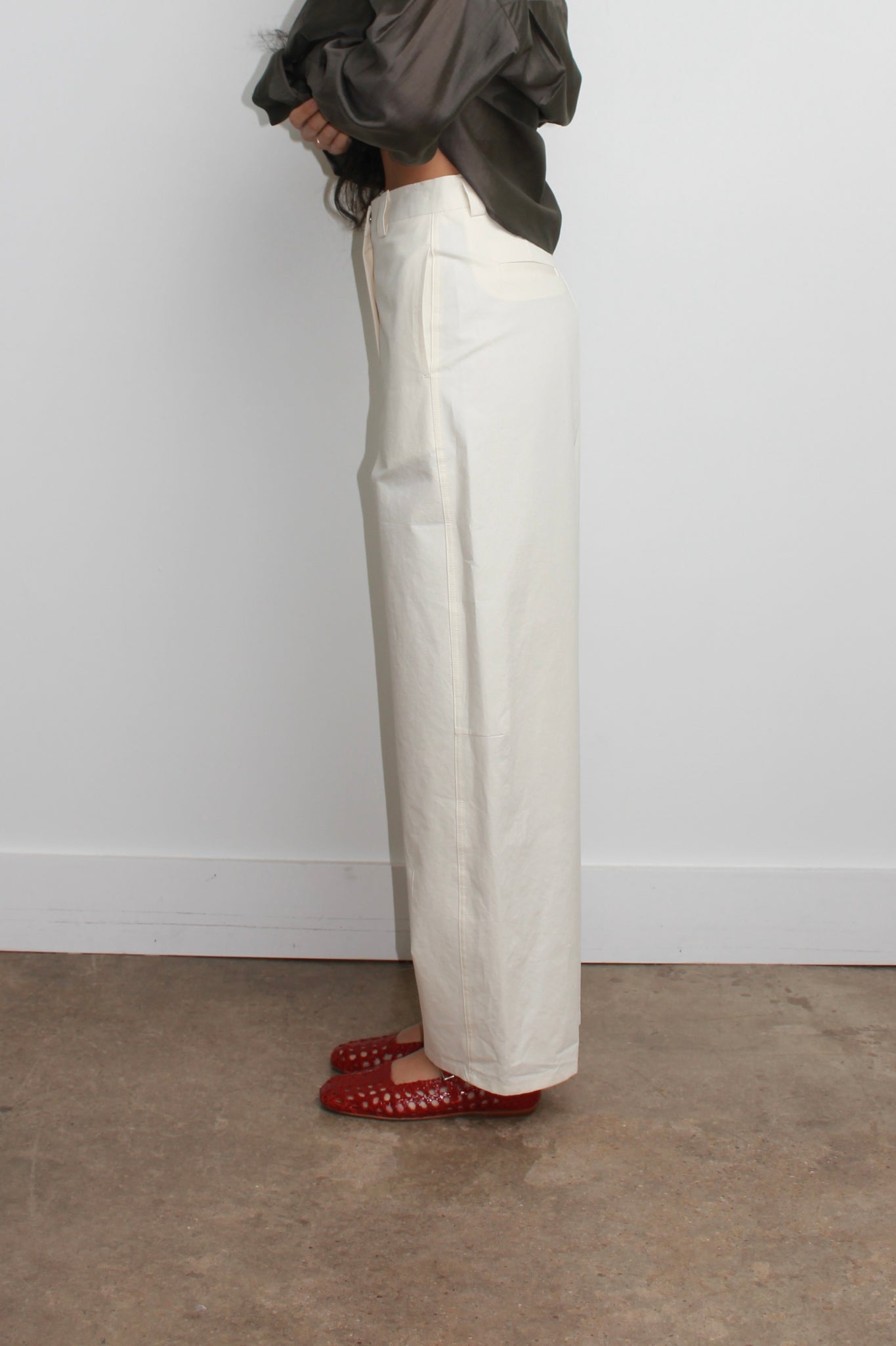 LS Cotton Barrel-Leg Pants in Off white