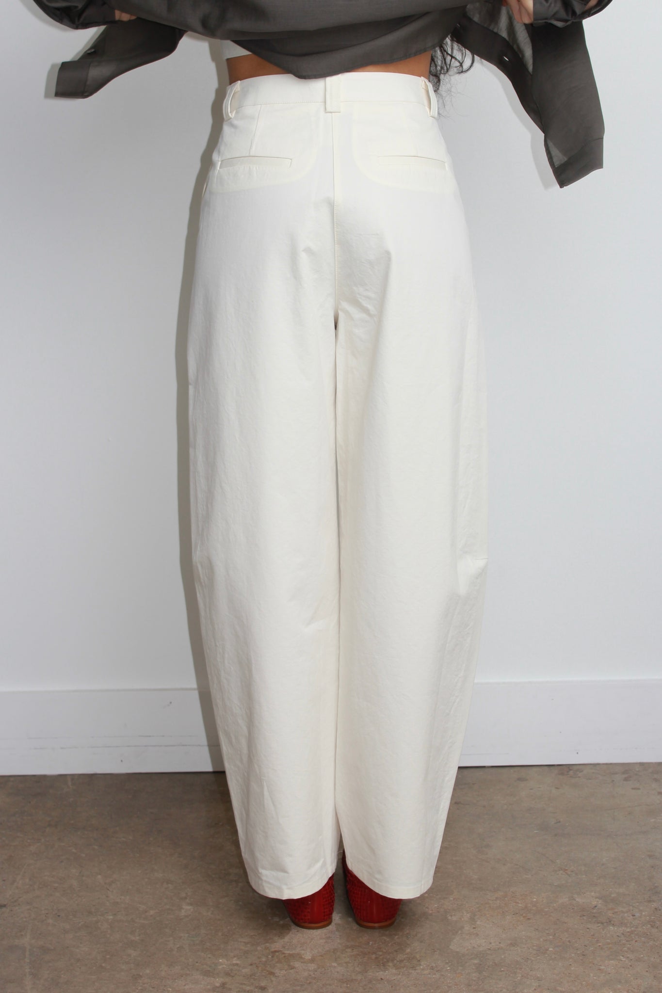 LS Cotton Barrel-Leg Pants in Off white