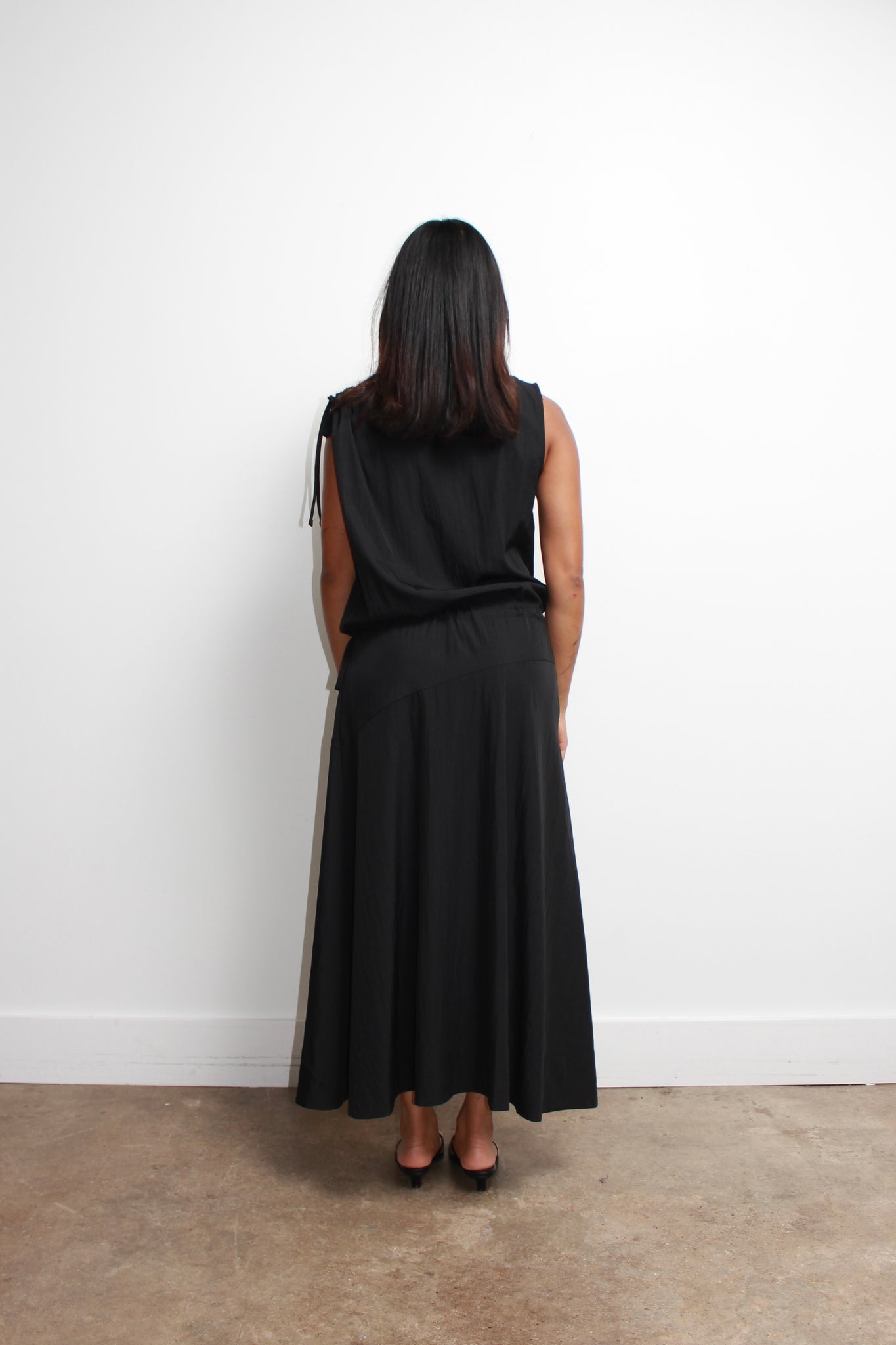 Nweol Shoulder String Dress in Black
