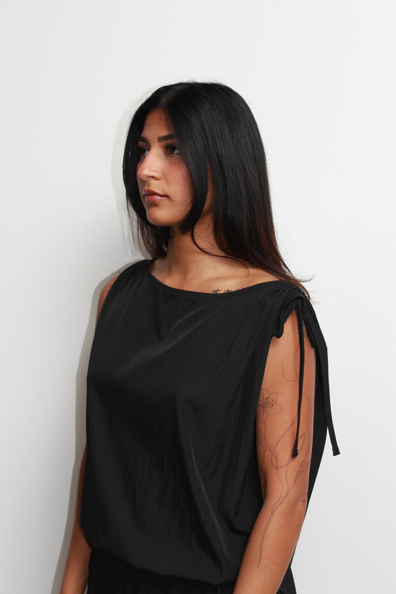 Nweol Shoulder String Dress in Black