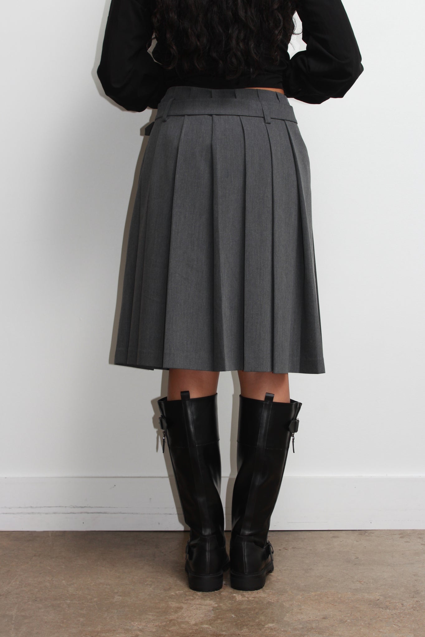 Pleated Belt Skirt in Grey