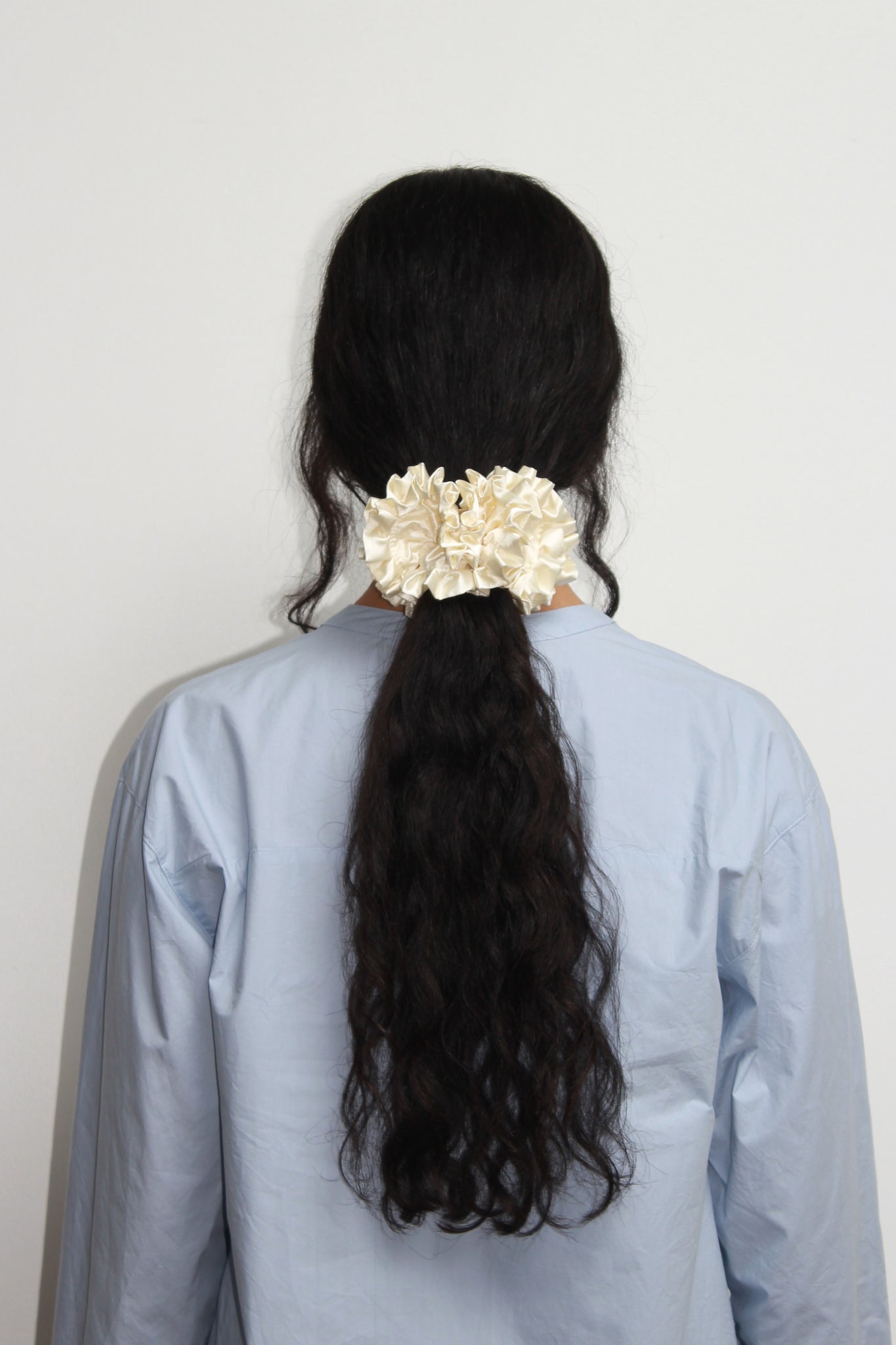 Flower Volume Frill Scrunchie in Cream