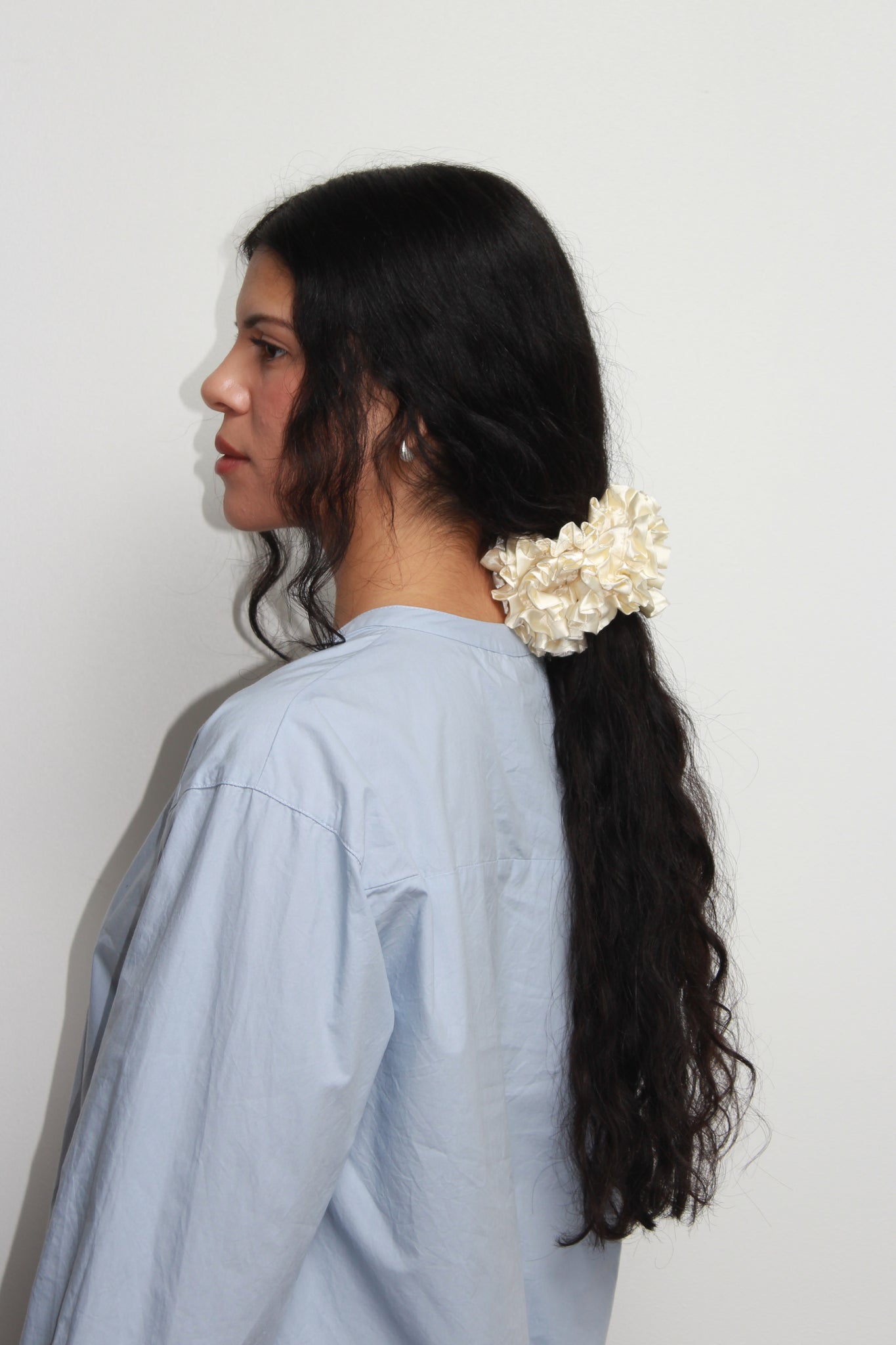 Flower Volume Frill Scrunchie in Cream