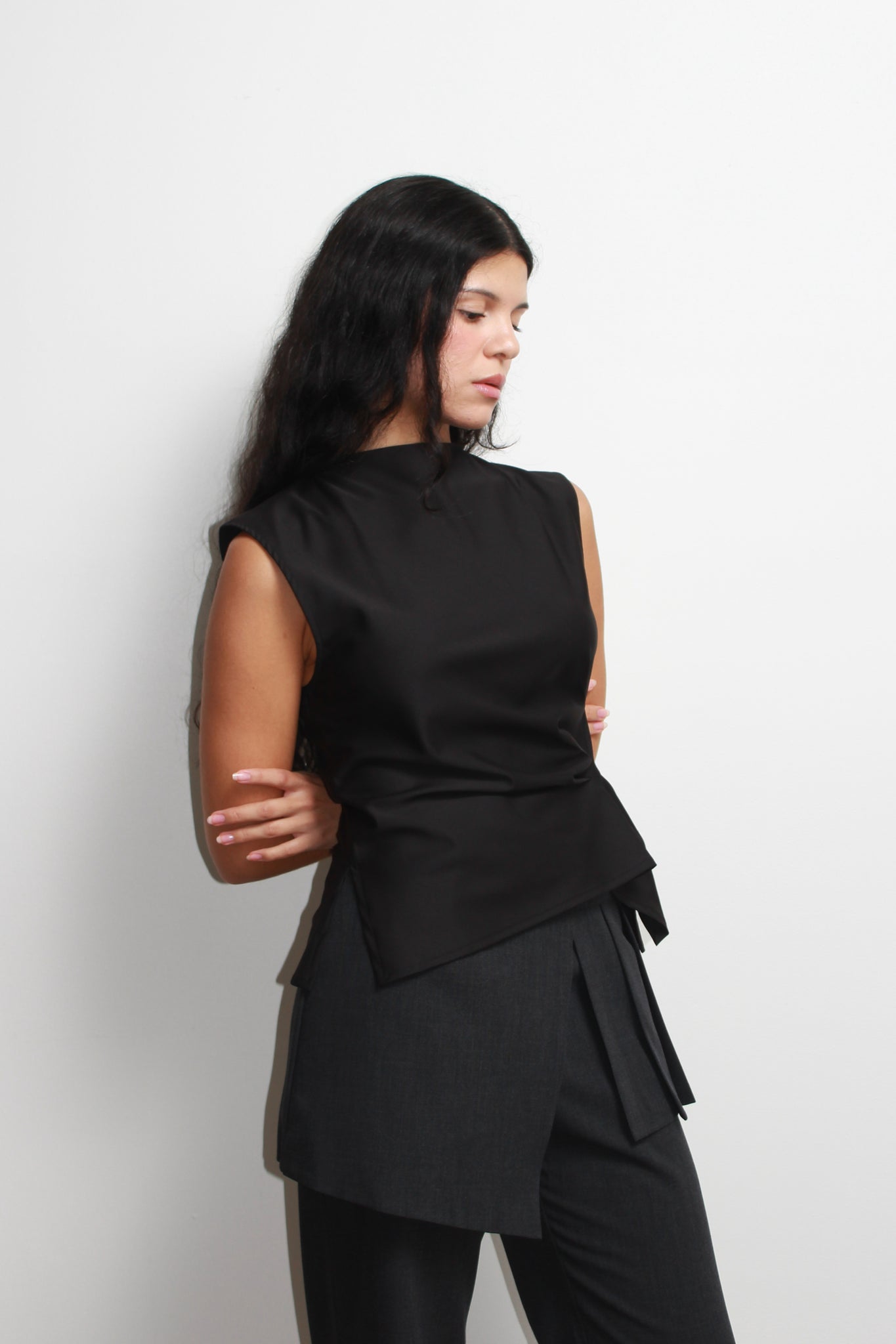 Vase Back Button Vest in Black