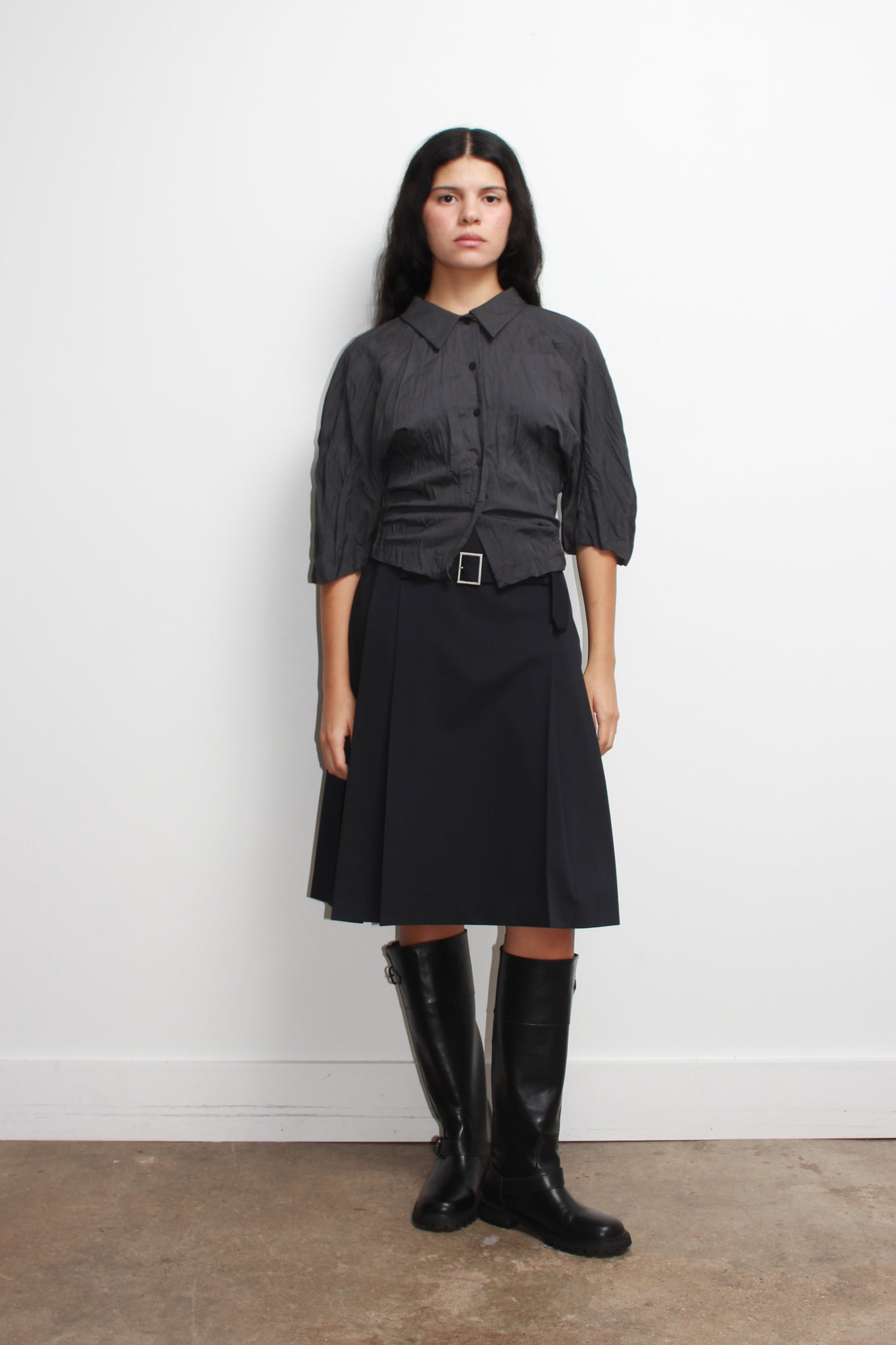 Vase Wrinkle Collar Shirt in Charcoal