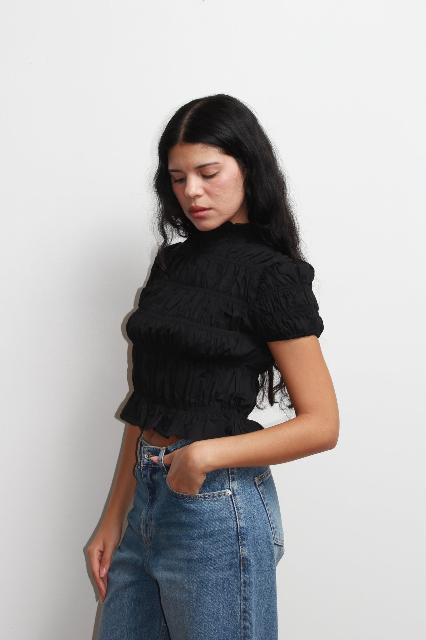 Phony Ruffle Top in Black