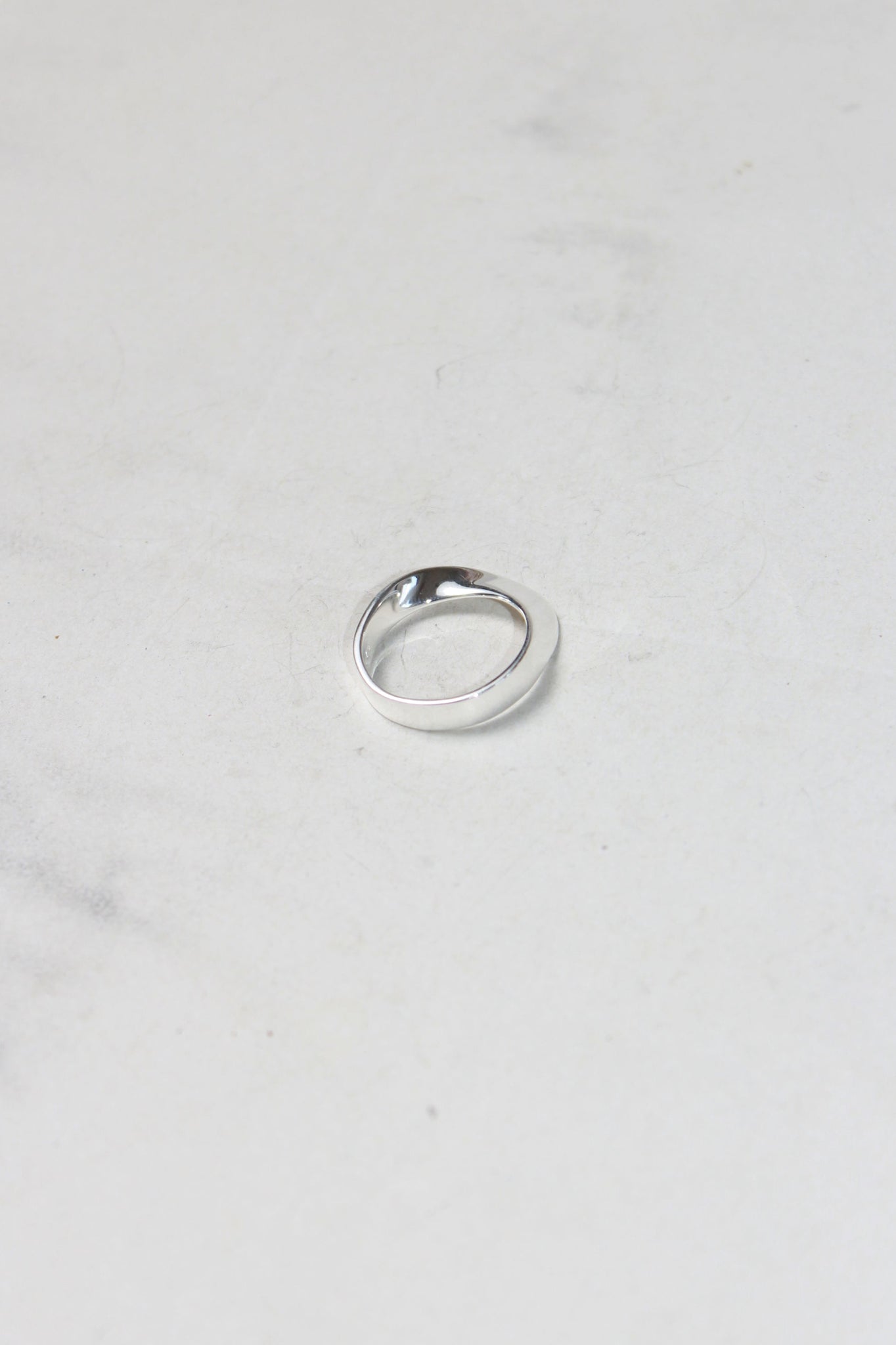 Slim Wavy Ring