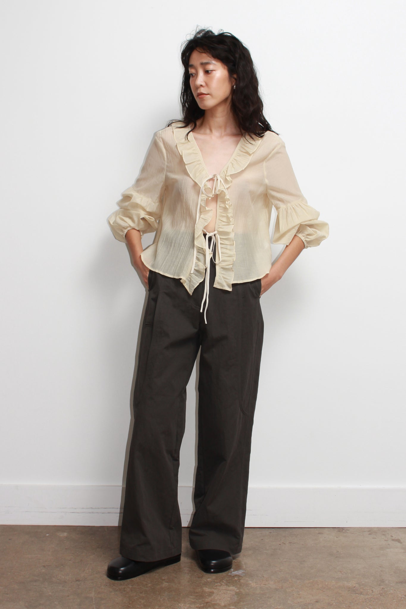 Ruffle Hem Ribbon Shirt