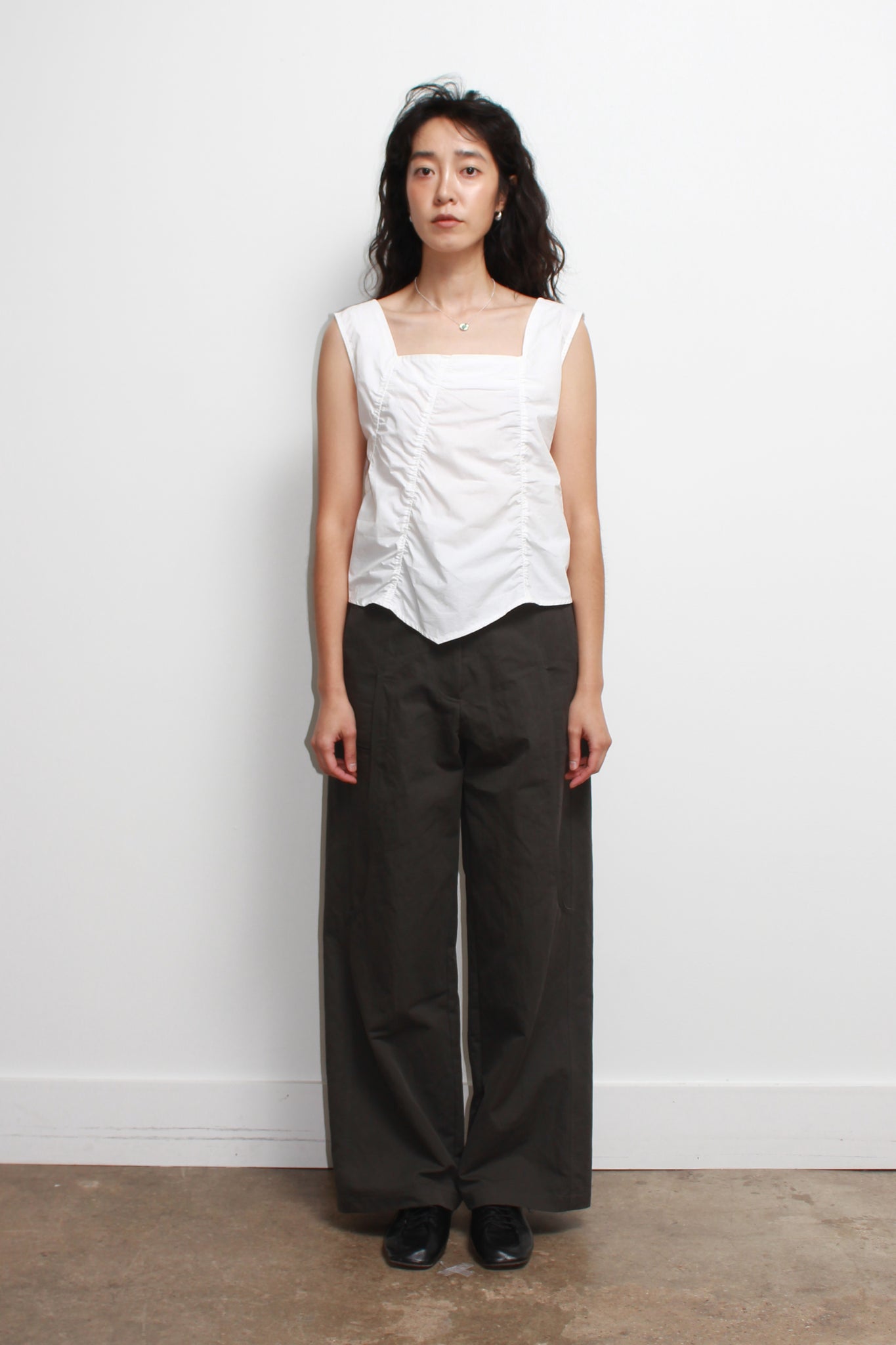 Three Shirring Unbalance Hem Top in Off White