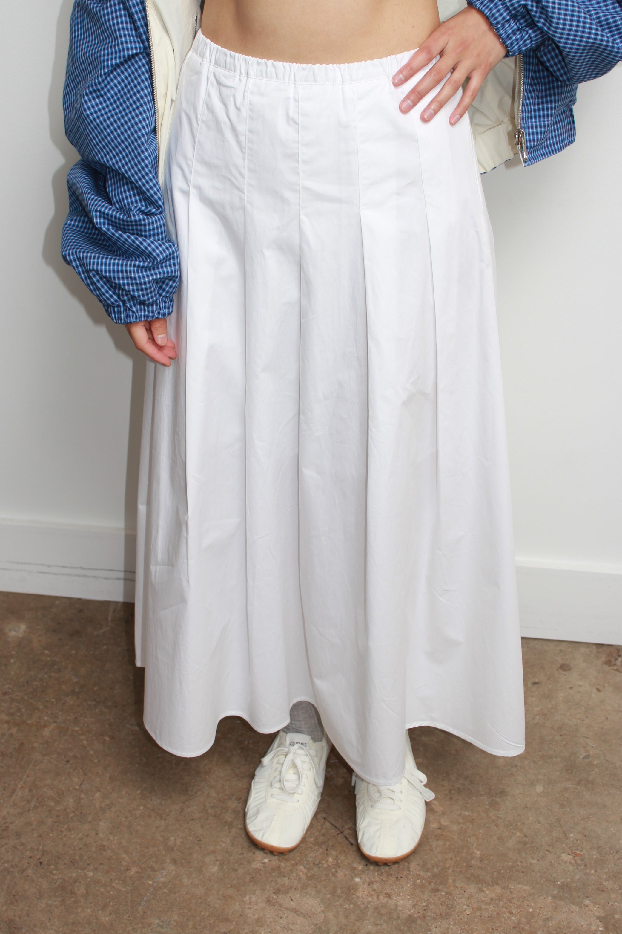Fogg Maxi Pleats Skirt in White – Jowa.shop
