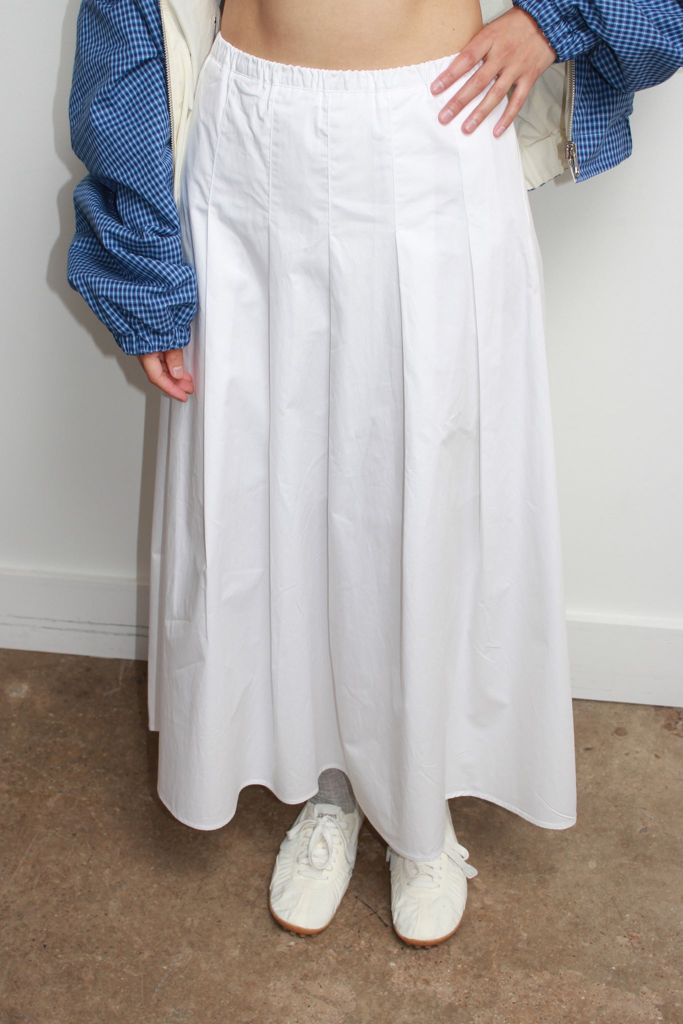 Fogg Maxi Pleats Skirt in White – Jowa.shop