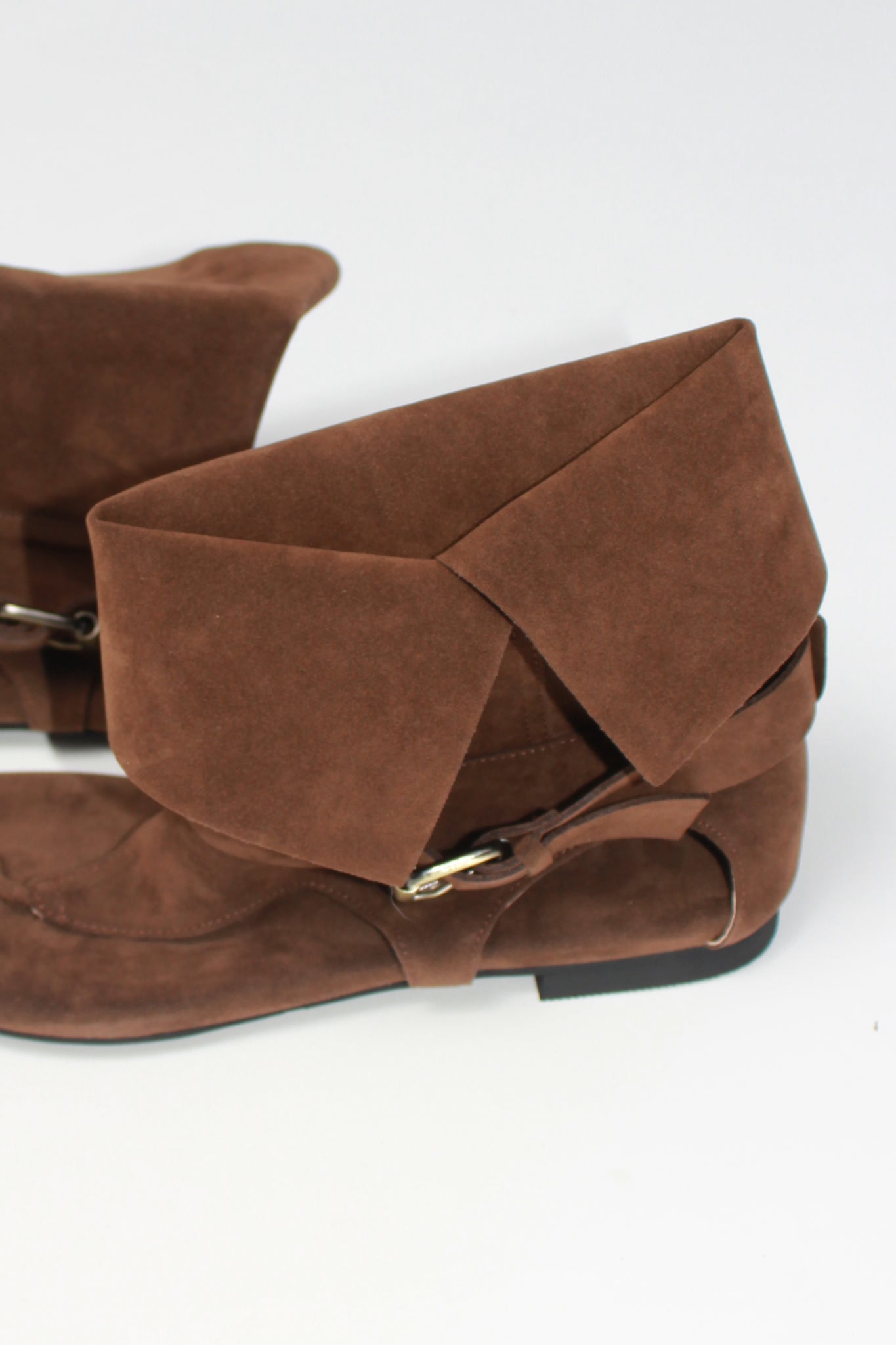 Mojo Flip Flop Boots in Brown