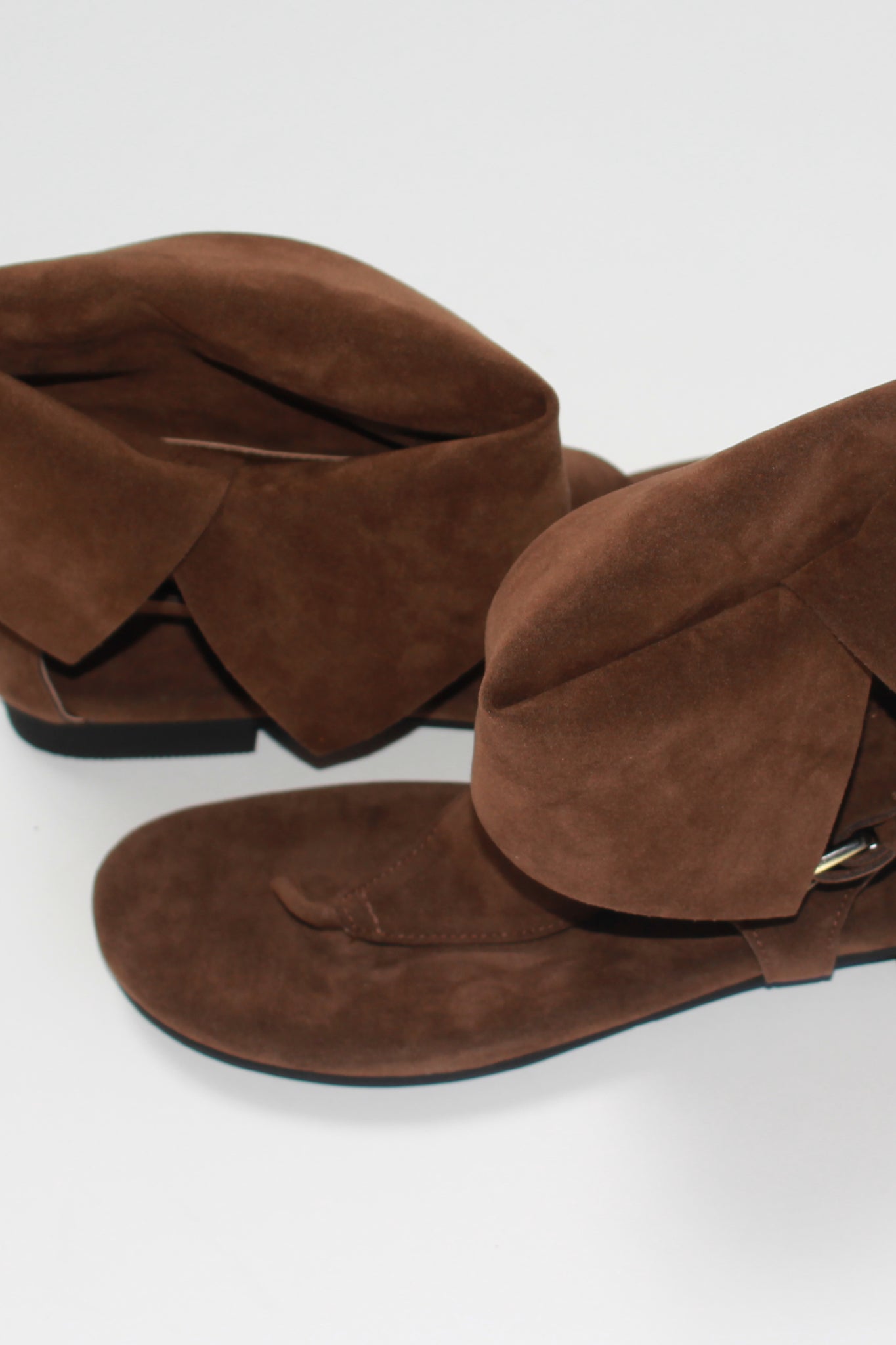 Mojo Flip Flop Boots in Brown