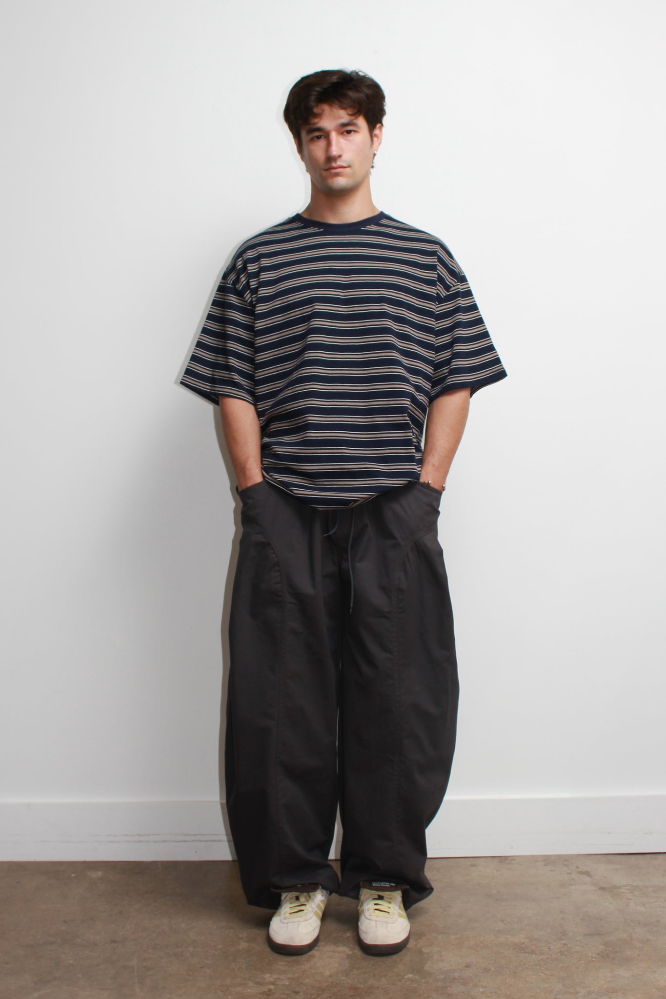 Settle Curved Barrel Leg Pant in Charcoal