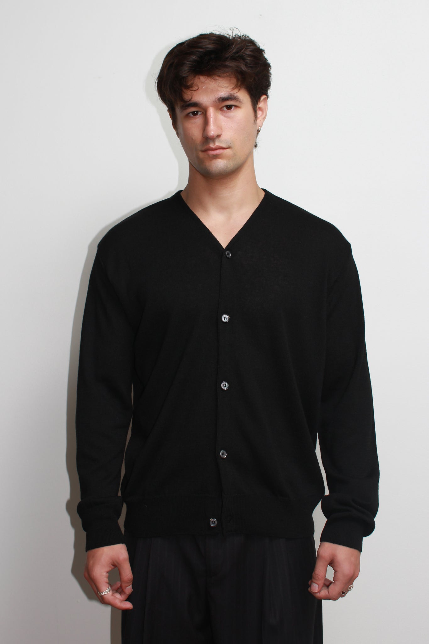 Crop Linen Round Neck Cardigan in Black