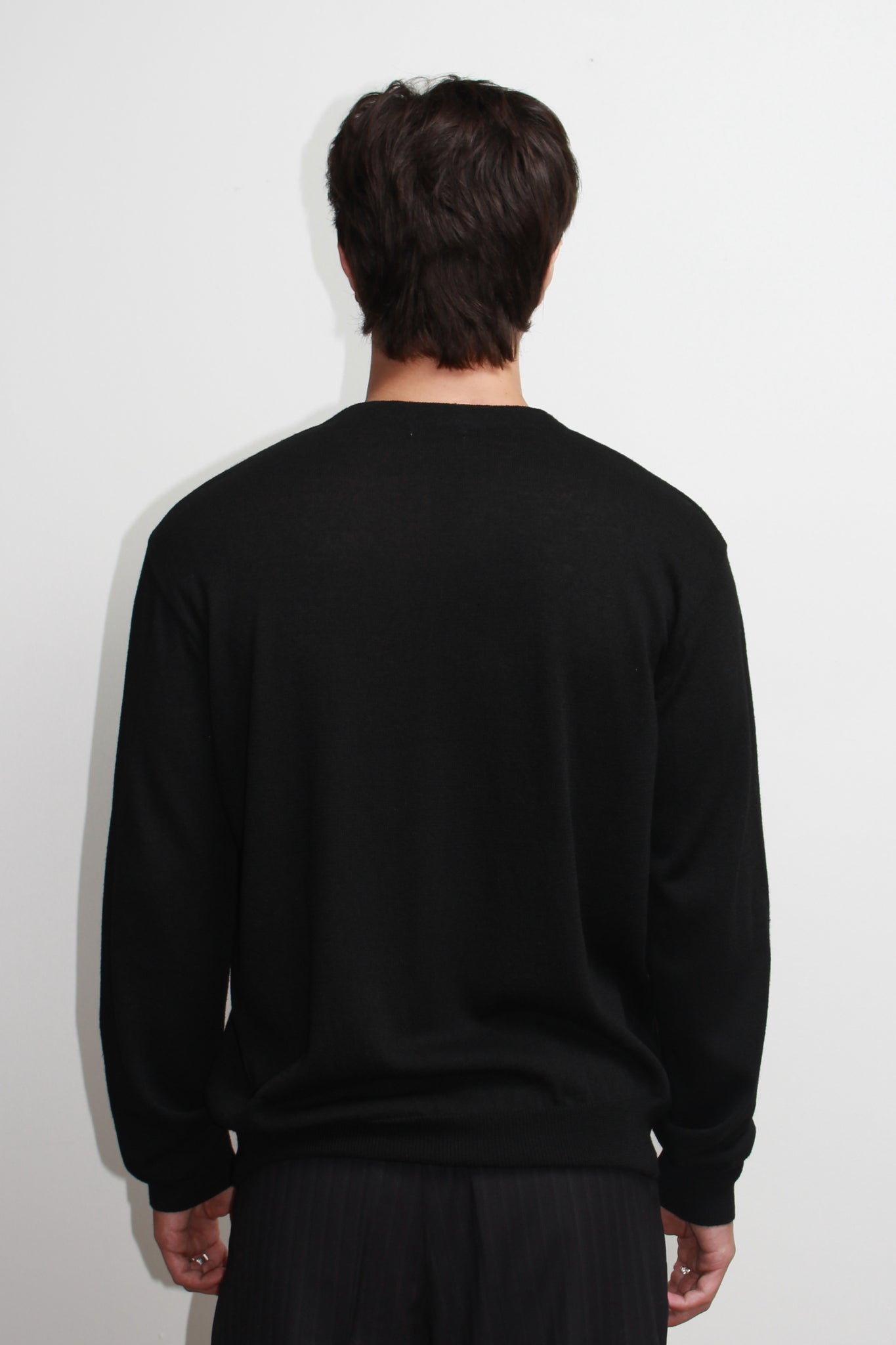 Crop Linen Round Neck Cardigan in Black