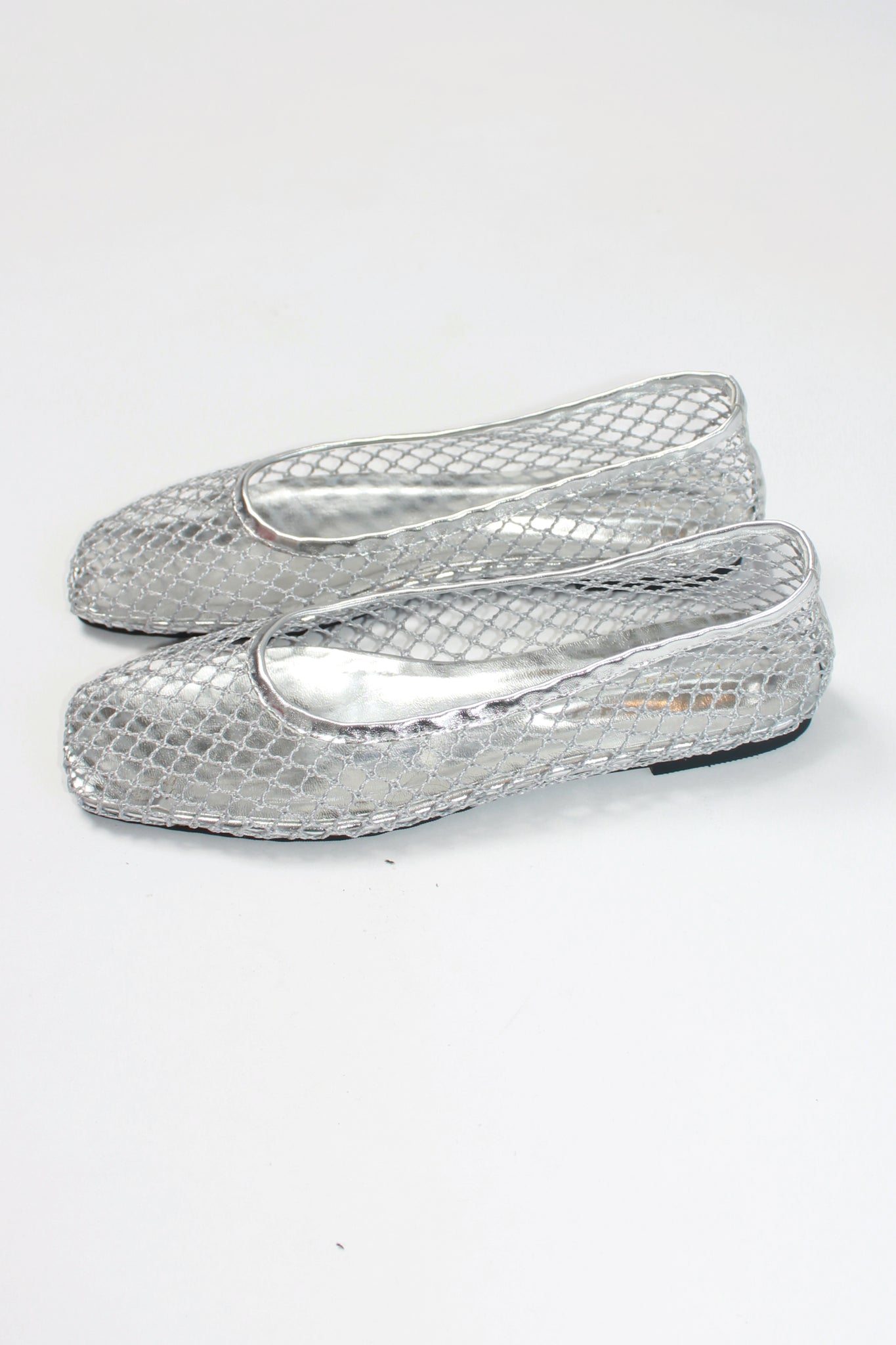 Silver Mesh Flat in Silver
