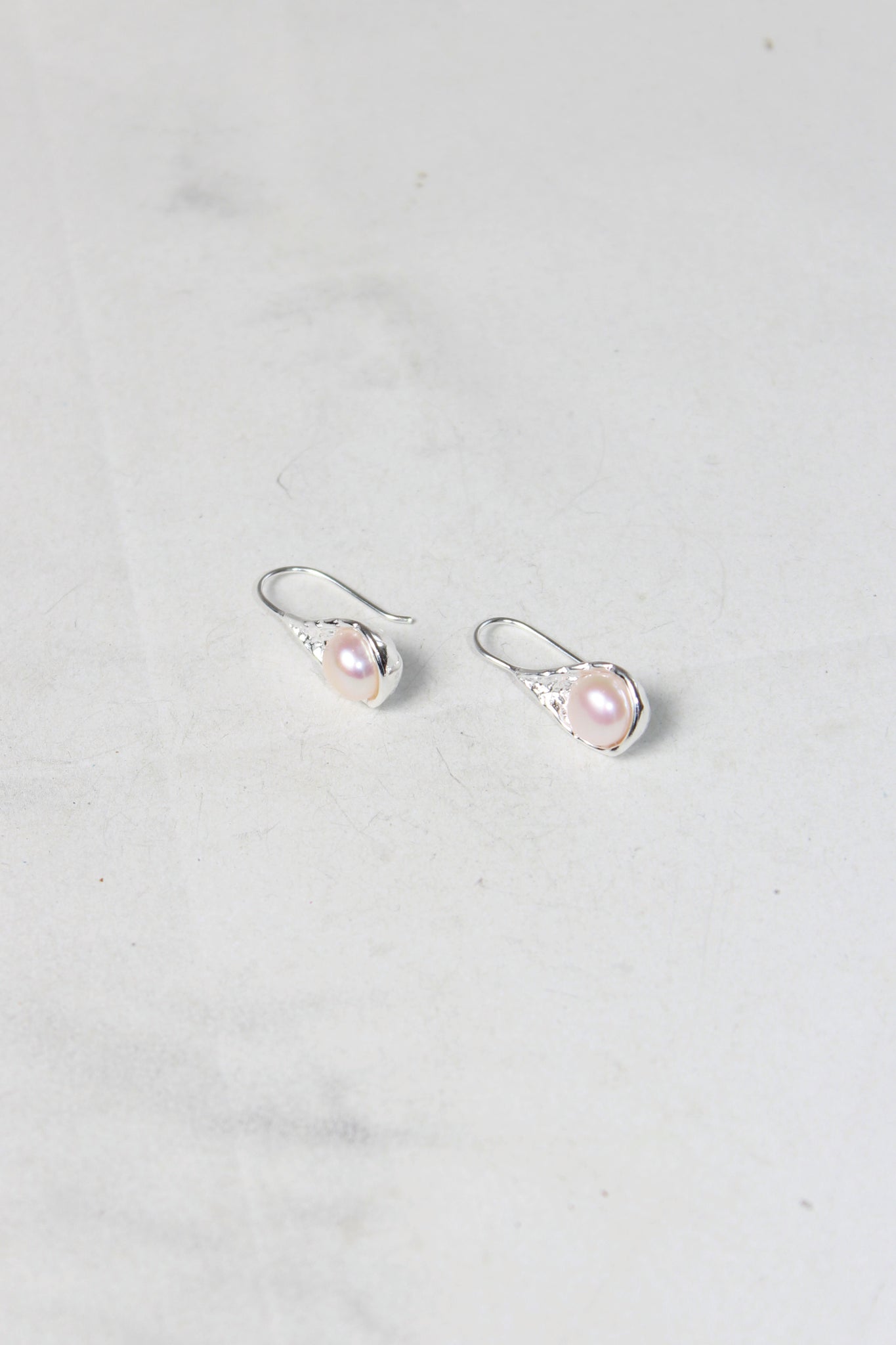 Tray Freshwater Pearl Hook Earring