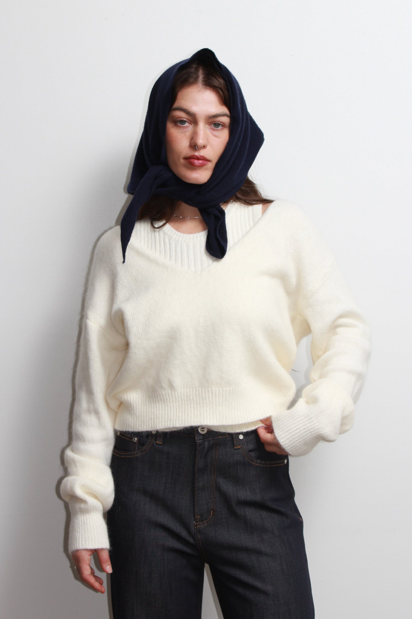 Triangle Wool Cash Scarf in Navy