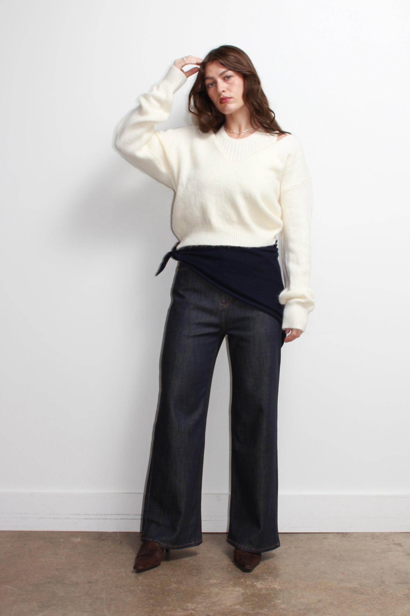 Triangle Wool Cash Scarf in Navy