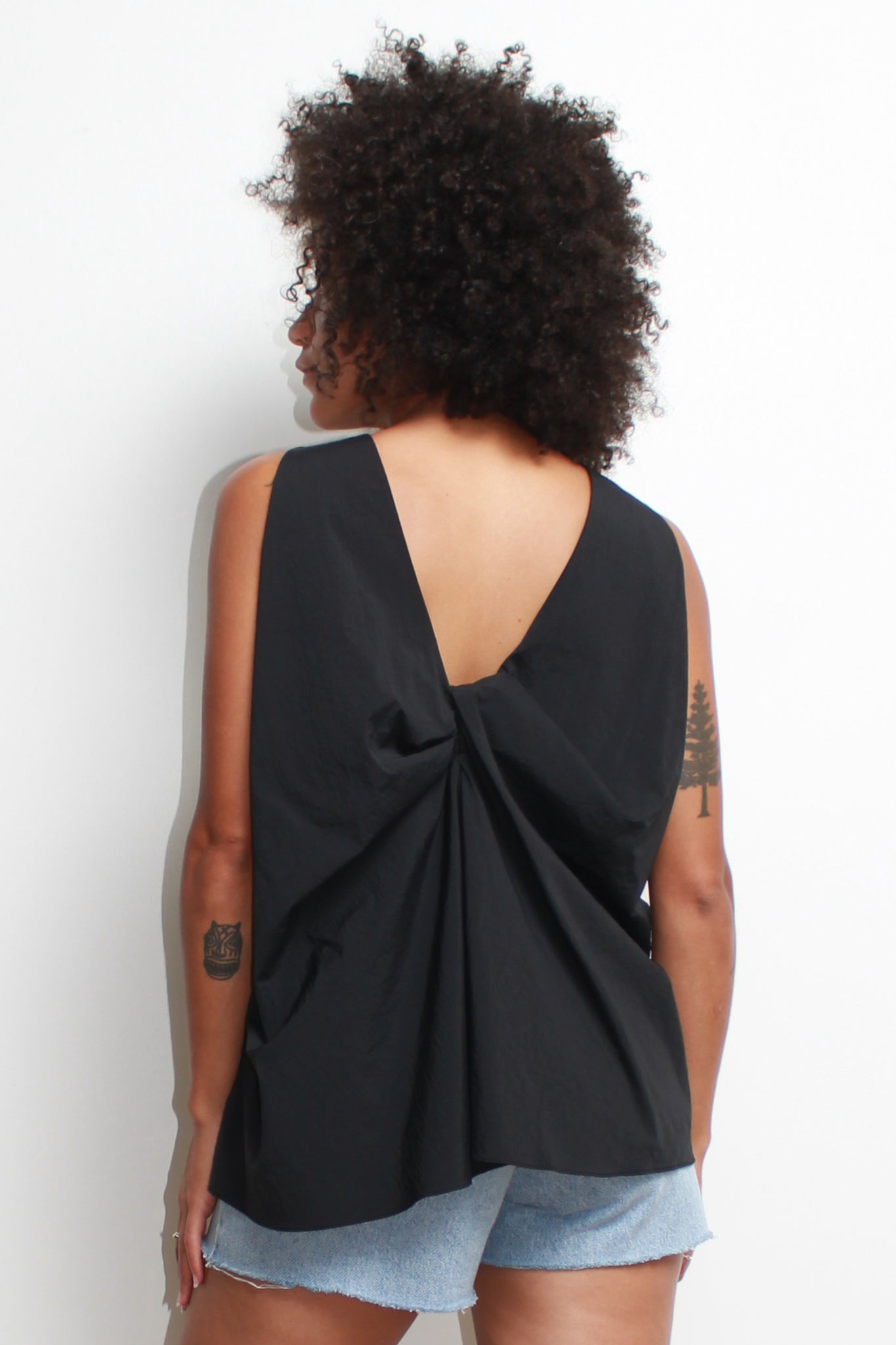 Margo Twist Sleeveless Top in Black