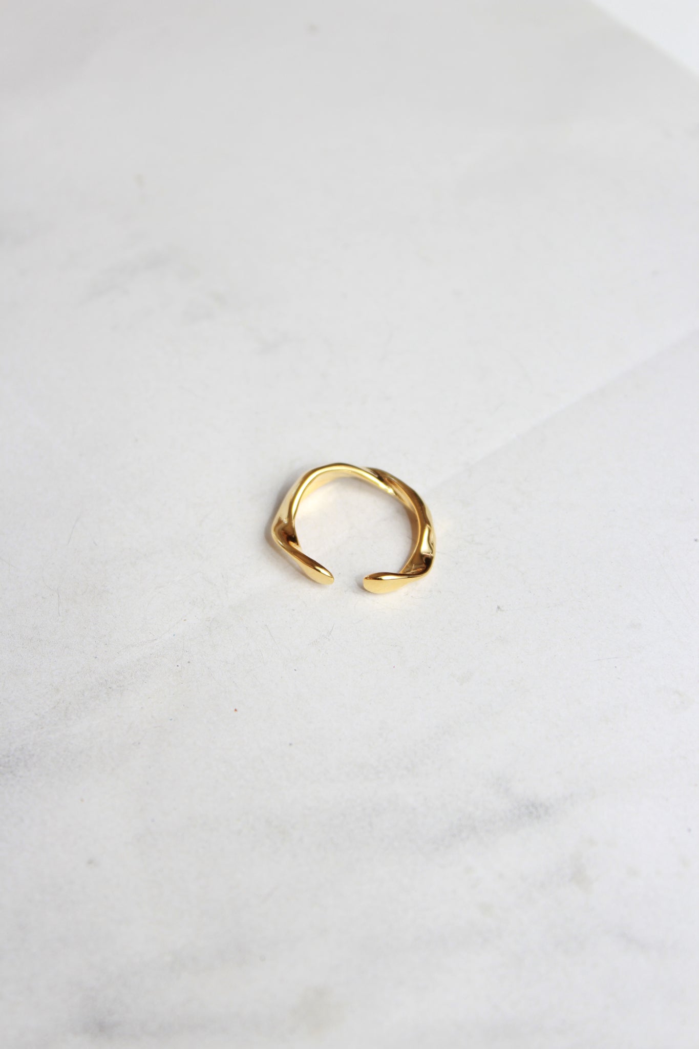 Twist Flat Ring in Gold