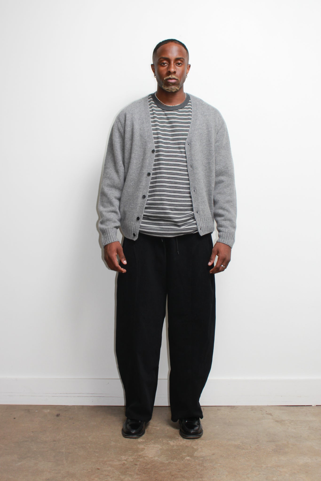 Fine Wool Whole Garment Cardigan in Grey