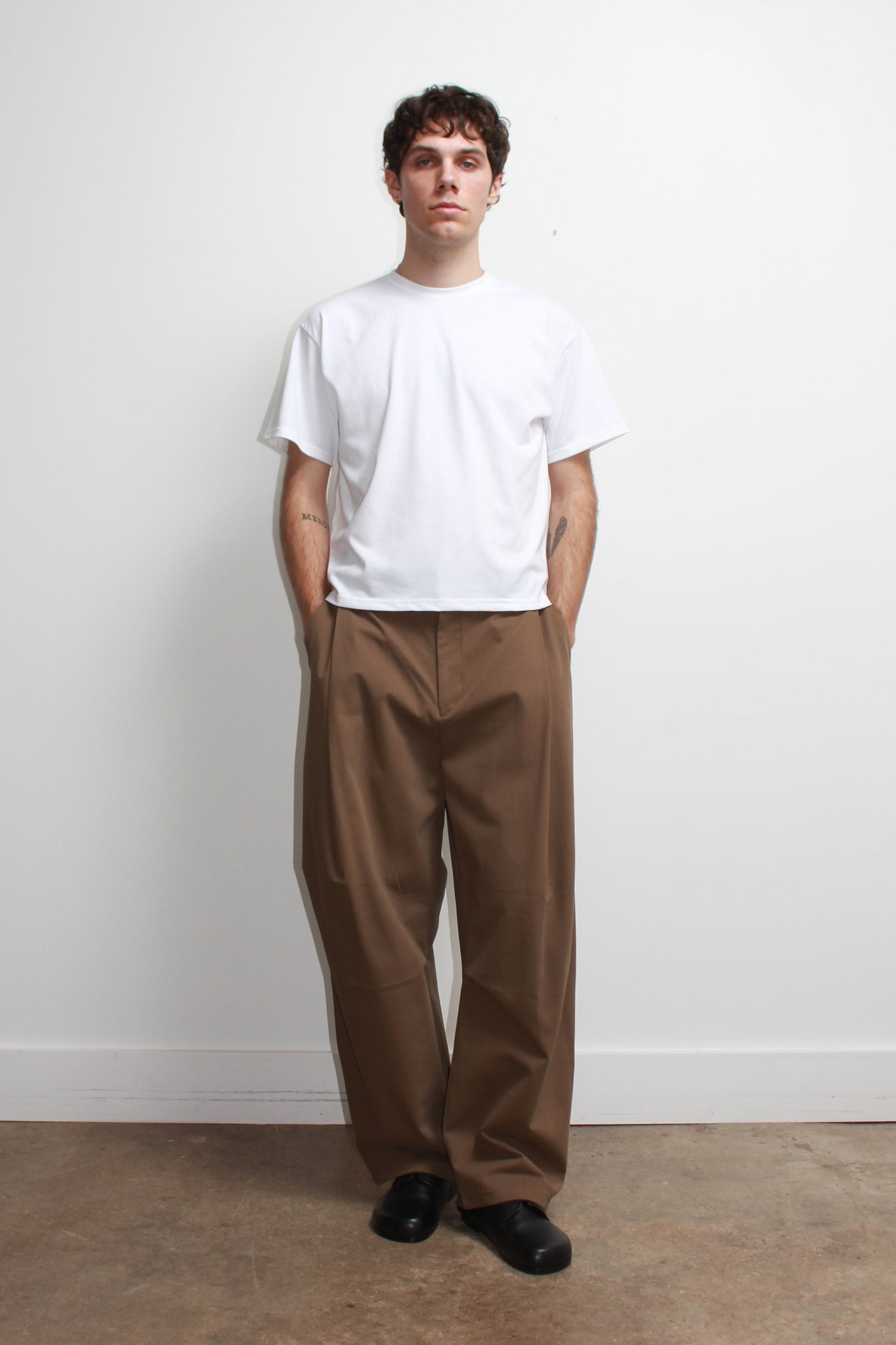Obi Curved Pants in Brown