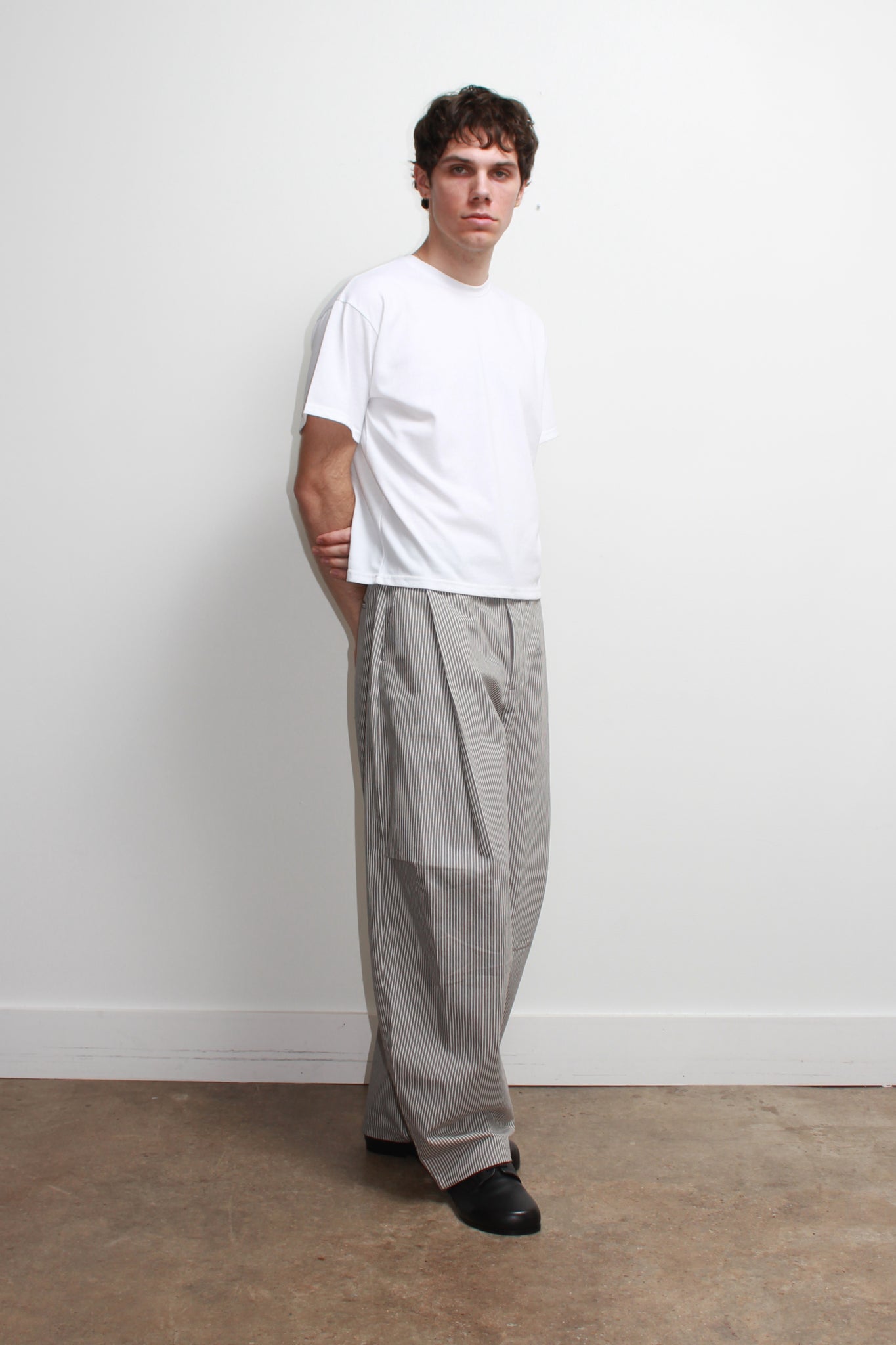 Obi Stripe Curved Pants in Khaki Grey