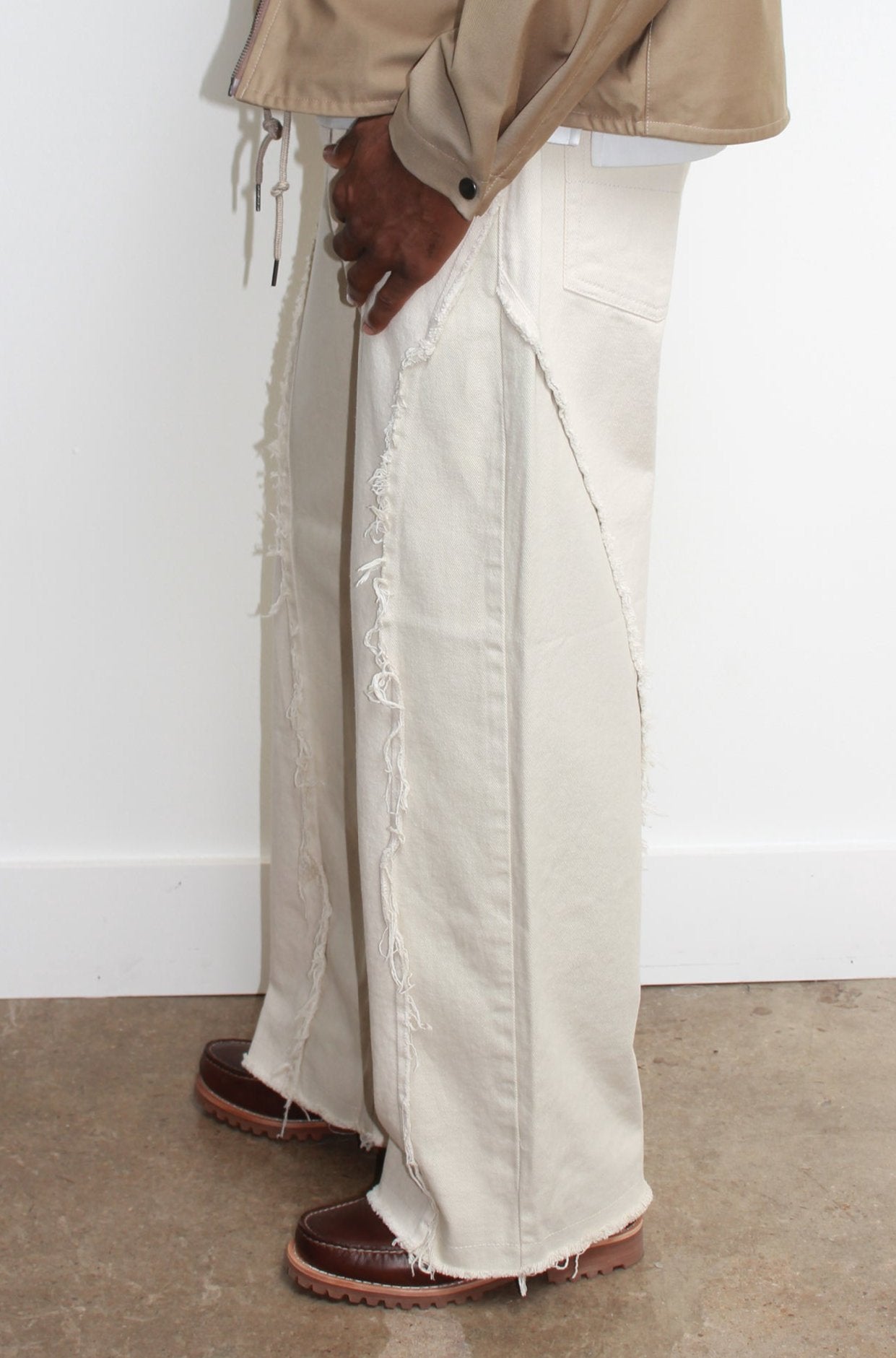 Two tone raw hem Pants in Off white