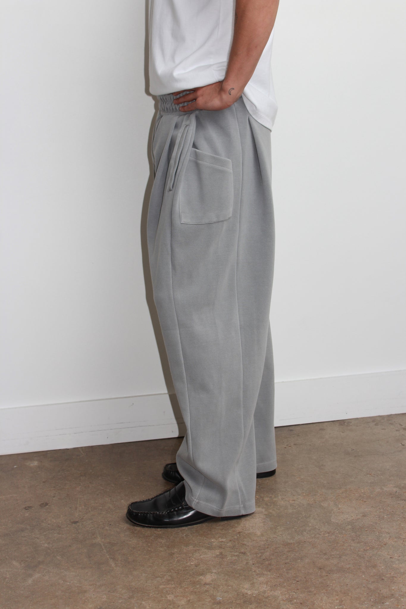 Pigment wash wide-leg sweatpants in Grey