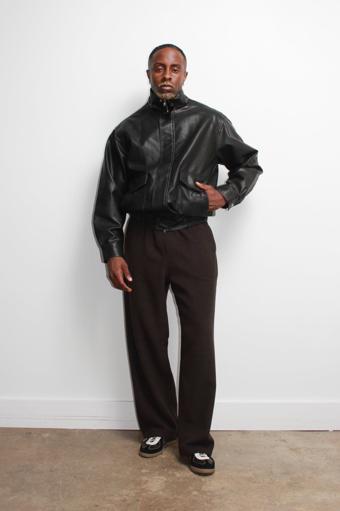 Wool Straight leg pants in Brown