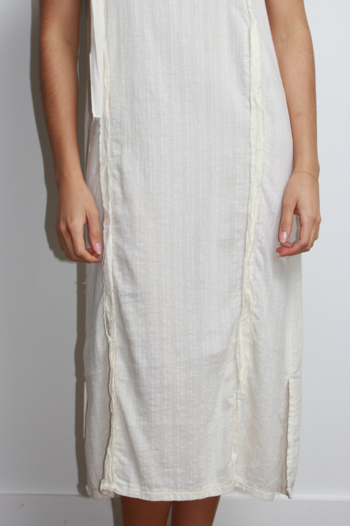 Raw Hem Pleated Scarf Dress in Black