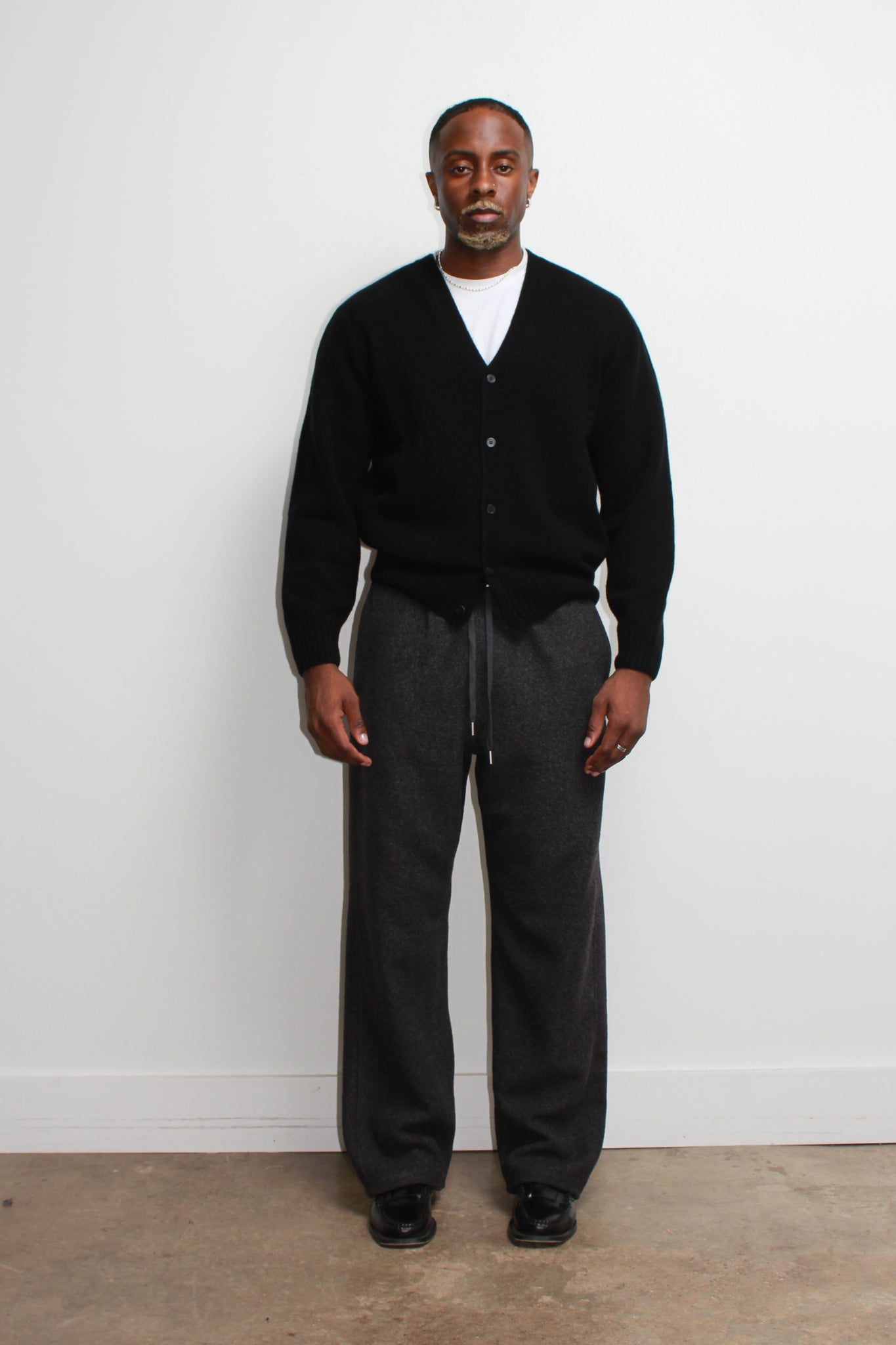 Wool Straight leg pants in Charcoal