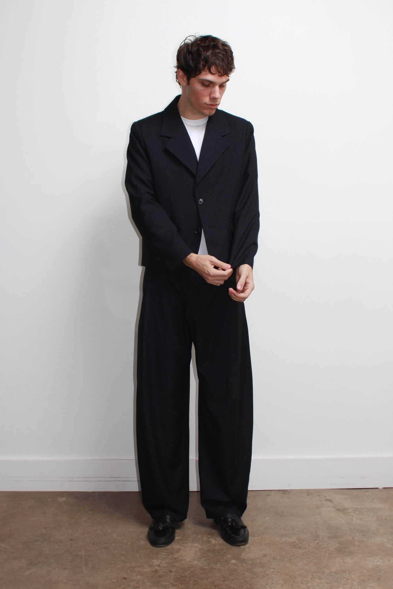 Jenna Pin Stripe Pin-Tuck Trouser in Navy