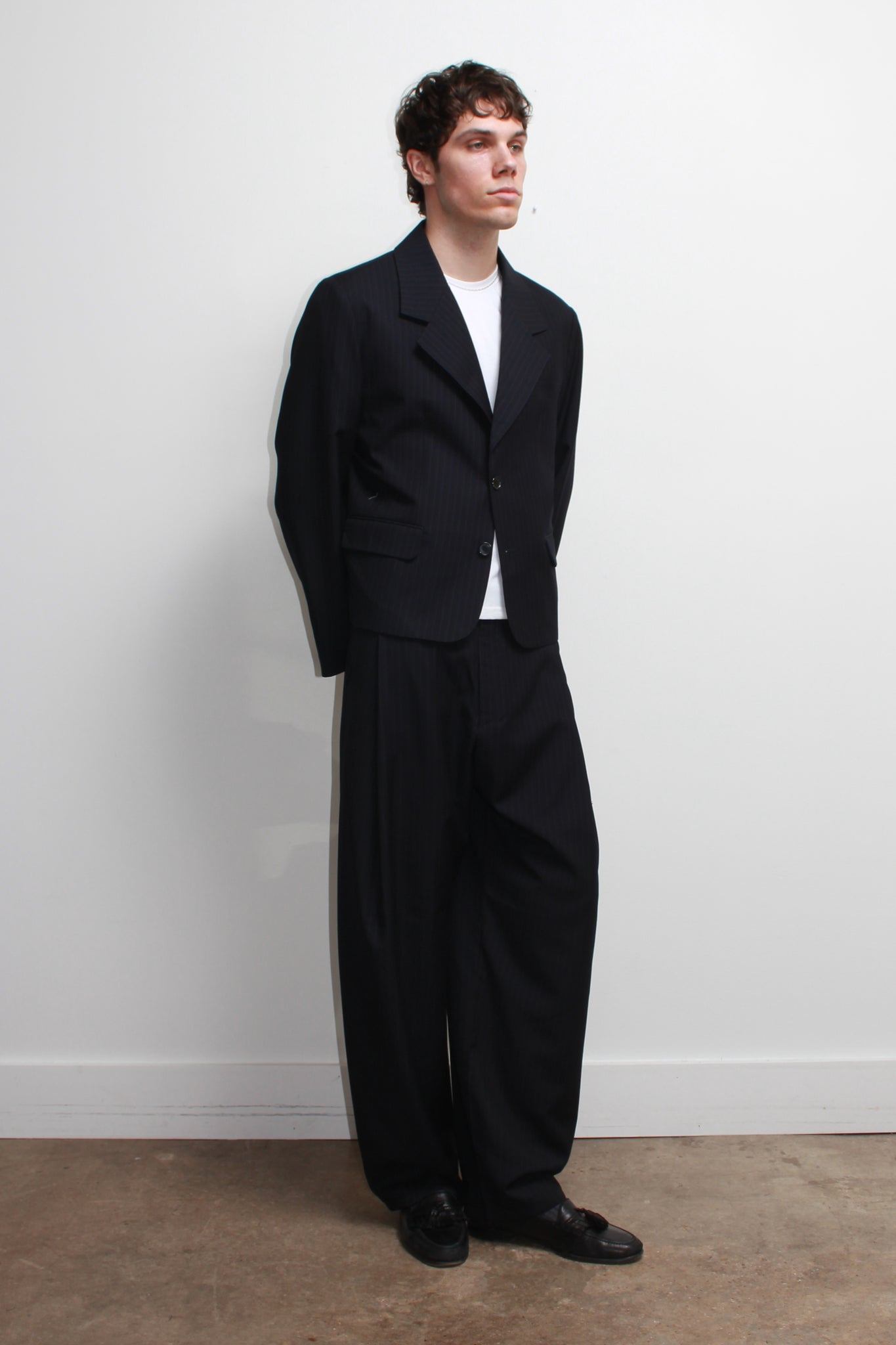 Jenna Pin Stripe Pin-Tuck Trouser in Navy