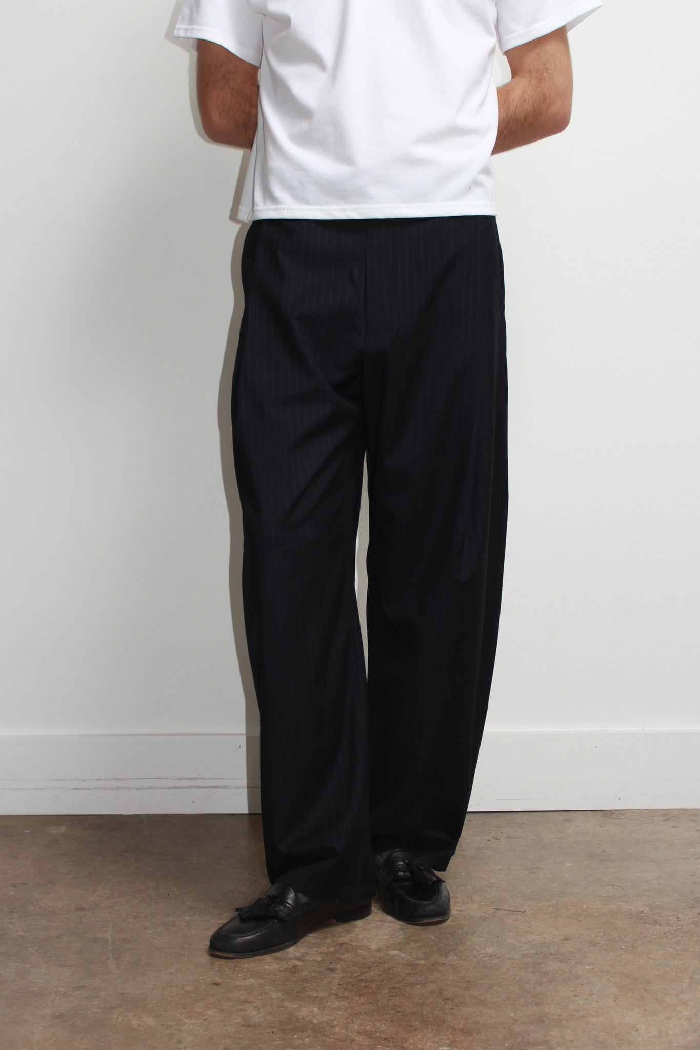 Jenna Pin Stripe Pin-Tuck Trouser in Navy
