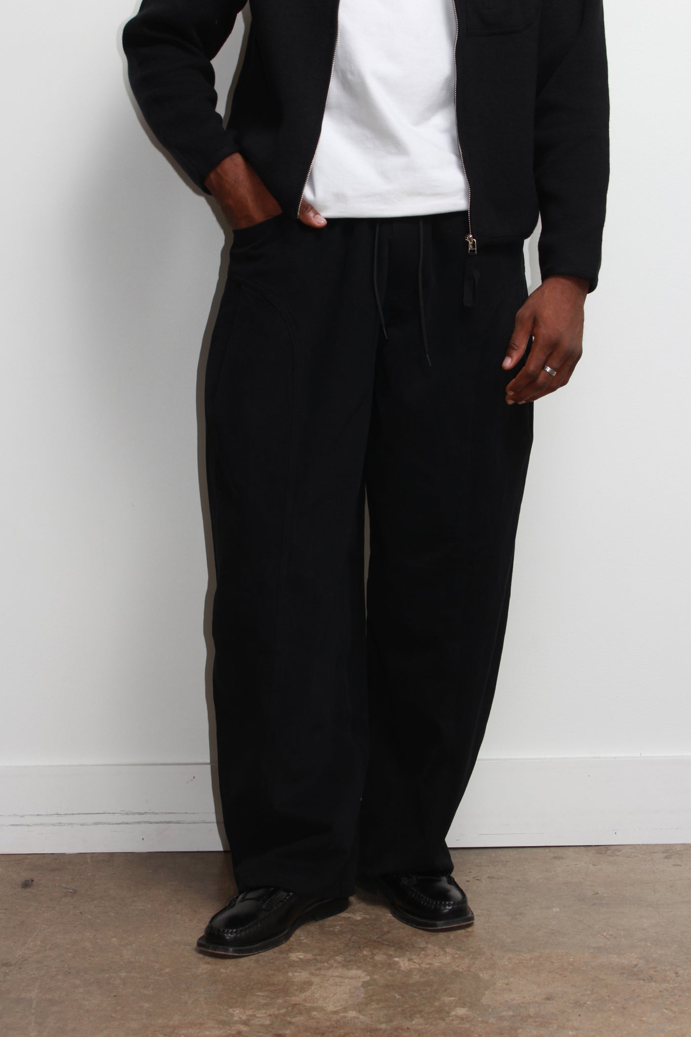 Crome Curved Barrel Leg Pant in Black