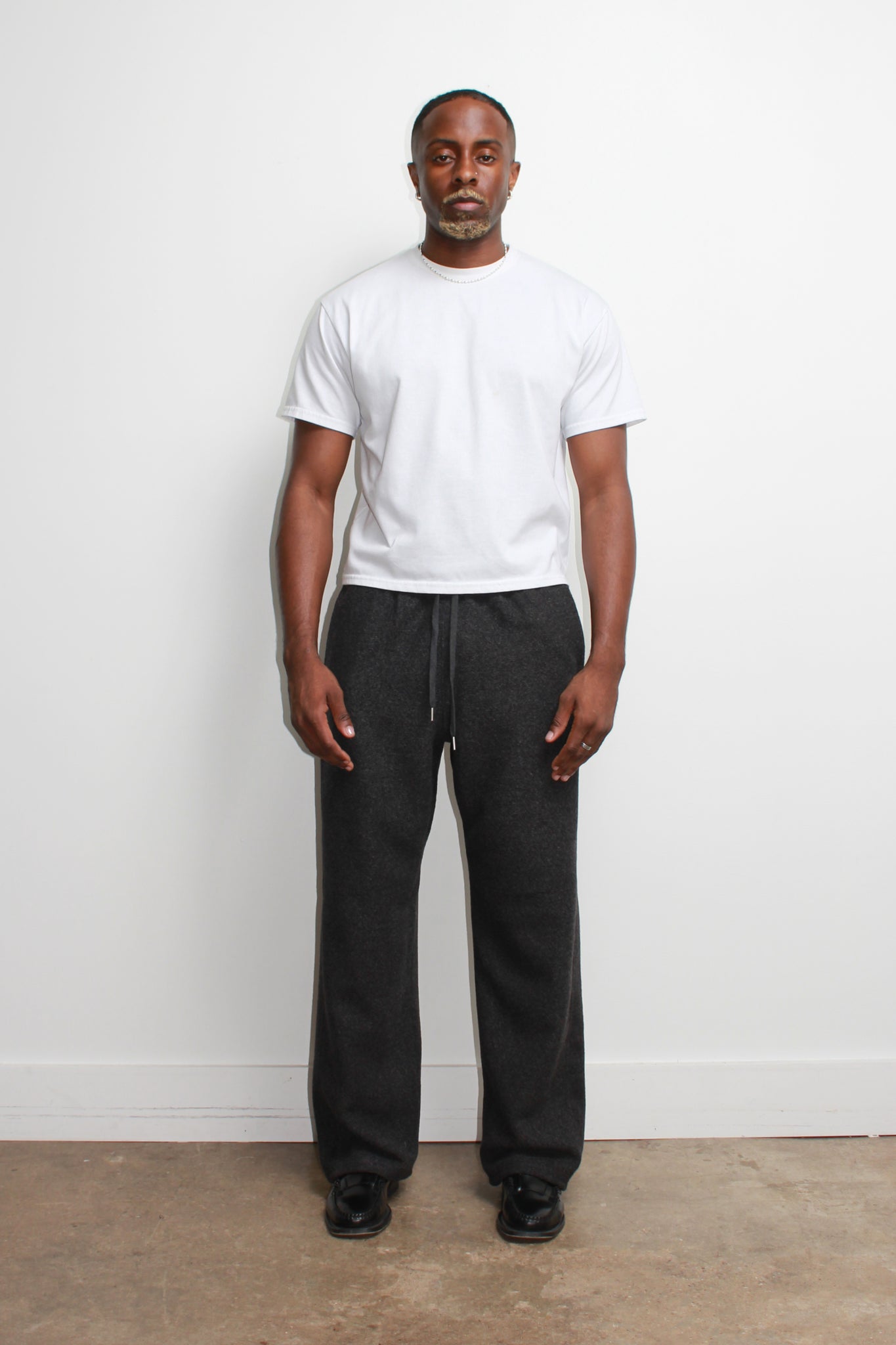 Wool Straight leg pants in Charcoal